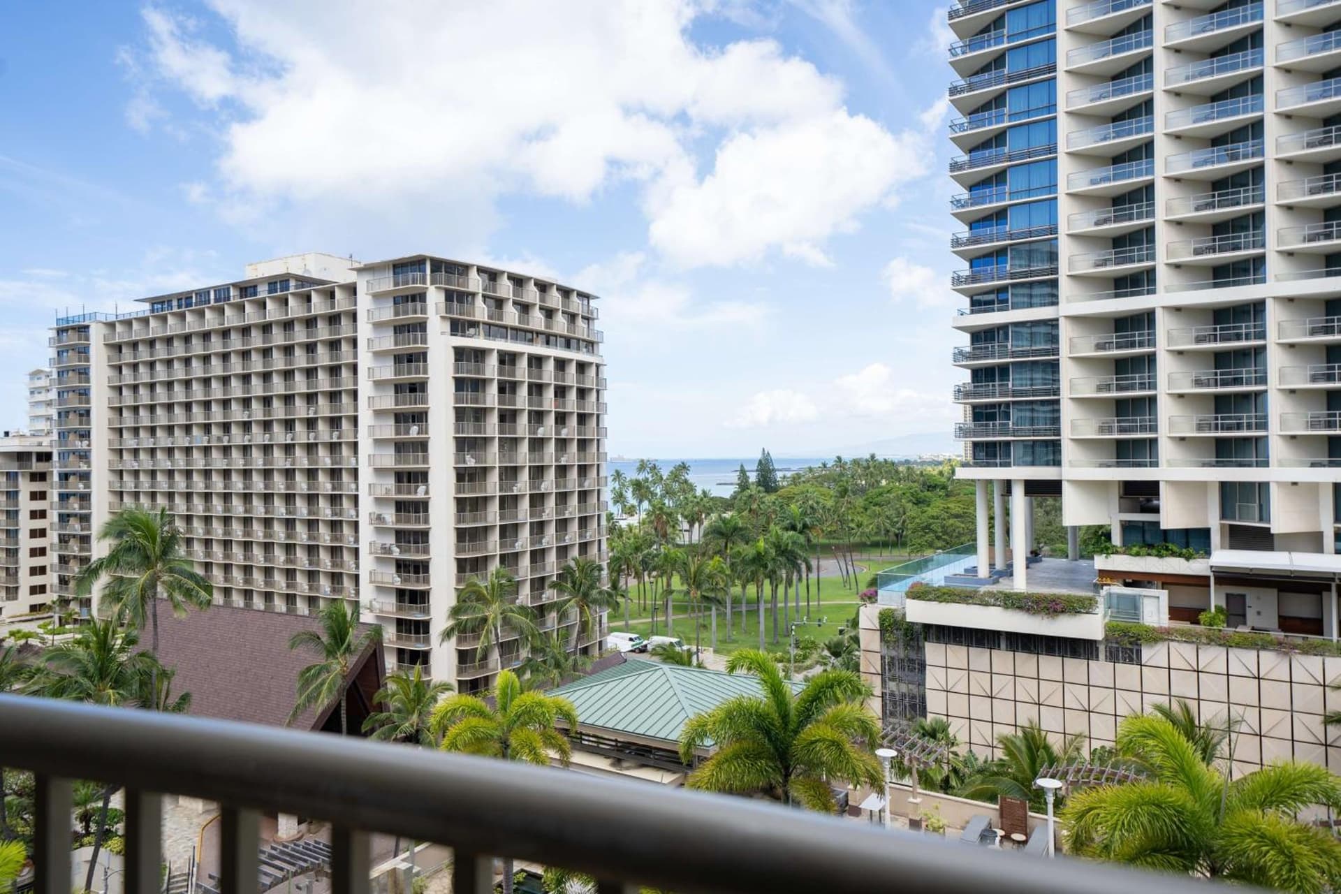 Embassy Suites by Hilton Waikiki Beach Walk gallery photo in Honolulu, HI — image 28