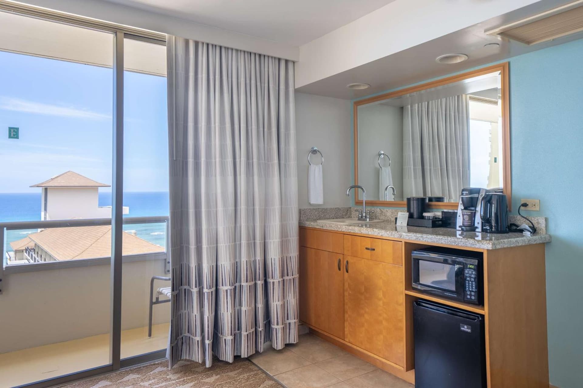 Embassy Suites by Hilton Waikiki Beach Walk gallery photo in Honolulu, HI — image 17