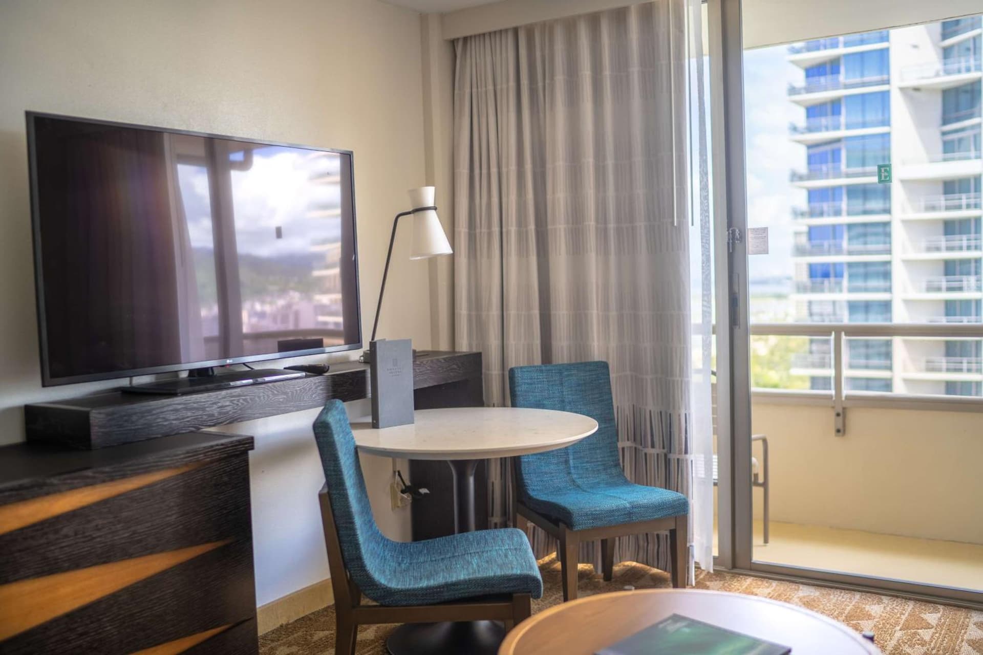 Embassy Suites by Hilton Waikiki Beach Walk gallery photo in Honolulu, HI — image 4