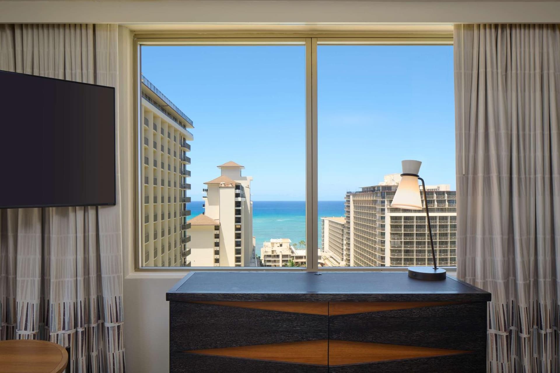 Embassy Suites by Hilton Waikiki Beach Walk gallery photo in Honolulu, HI — image 58