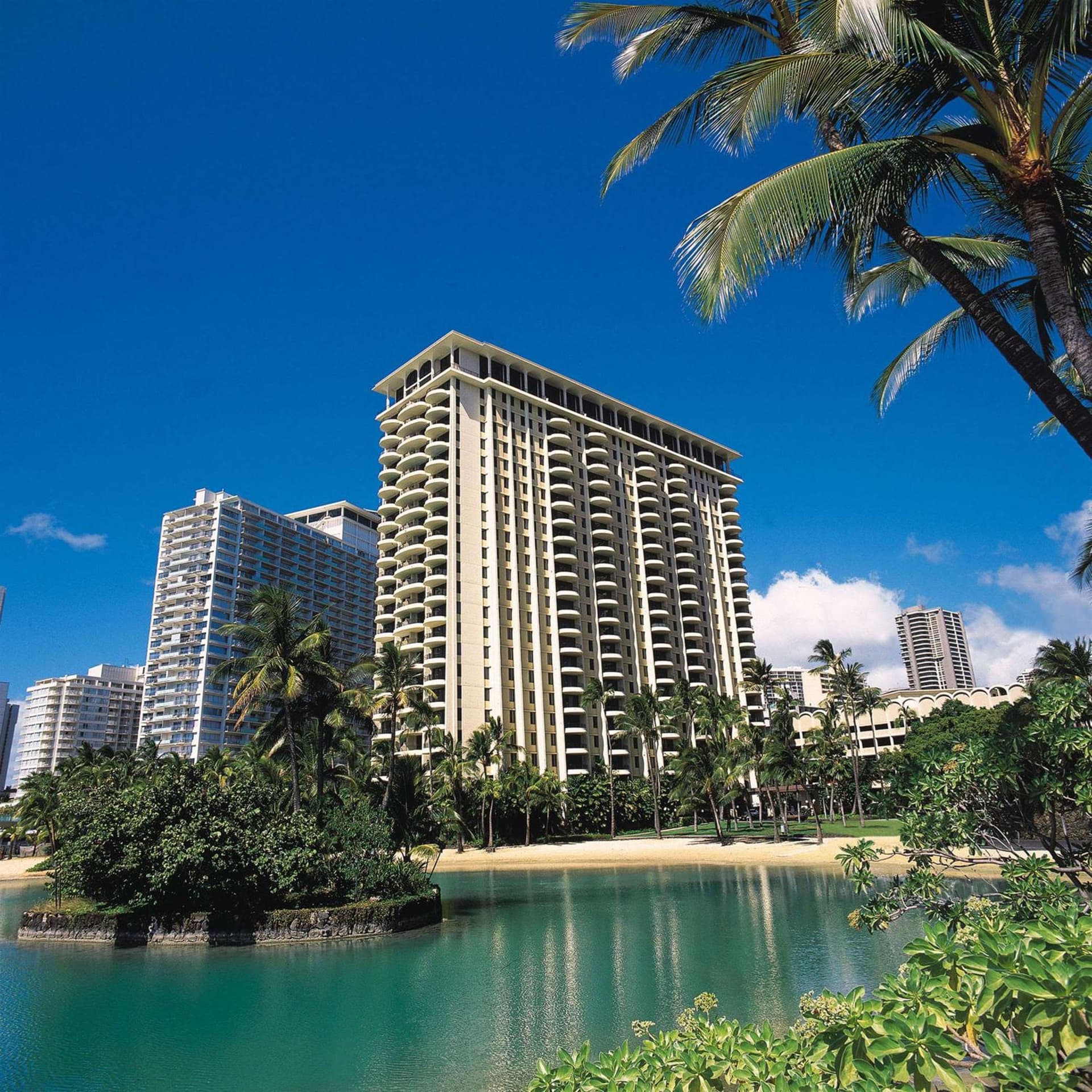 Hilton Grand Vacations Club at Hilton Hawaiian Village property views in Honolulu, HI — gallery photo 3