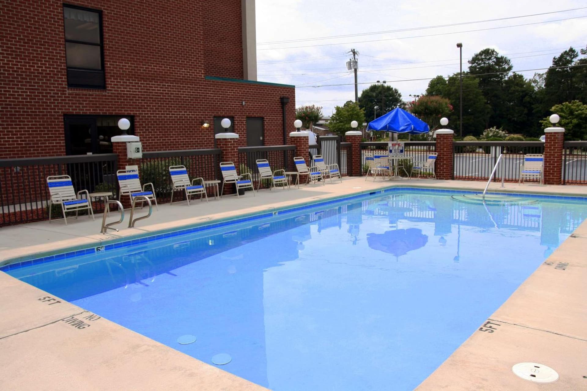 Hampton Inn High Point gallery photo in Archdale, NC — image 14