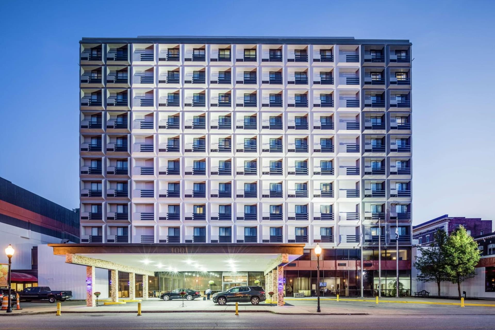 DoubleTree by Hilton Huntington, WV interior in Huntington, WV — gallery photo 2