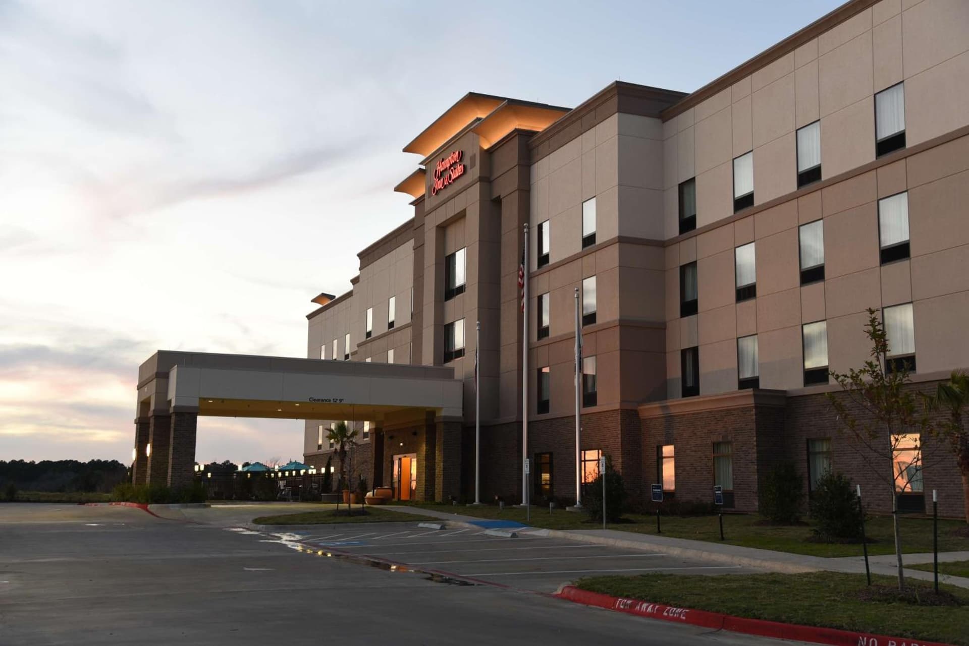 Hampton Inn & Suites Huntsville featured exterior or lobby in Huntsville, TX — similar hotel