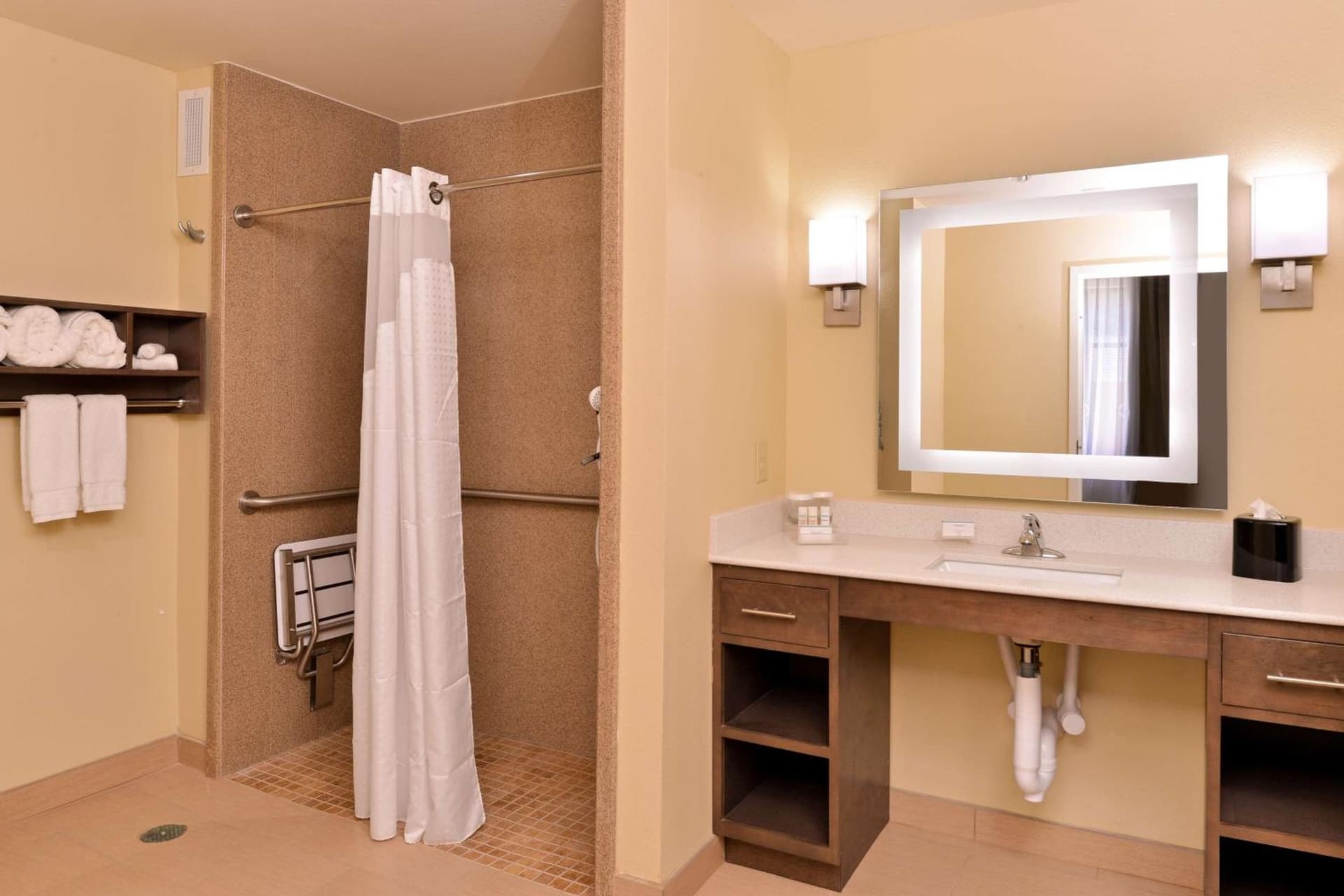 Homewood Suites by Hilton Houma gallery photo in Houma, LA — image 54