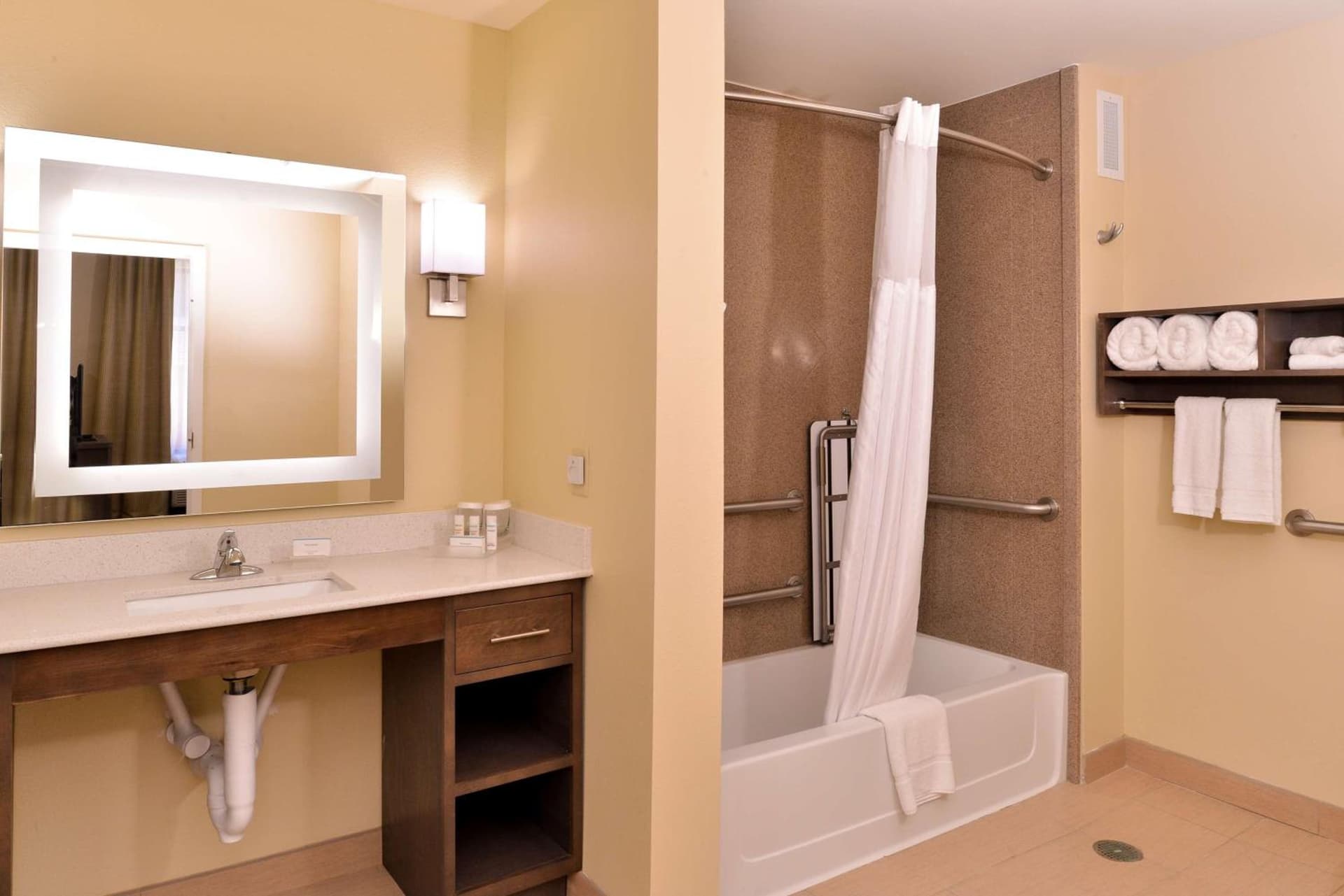 Homewood Suites by Hilton Houma gallery photo in Houma, LA — image 26
