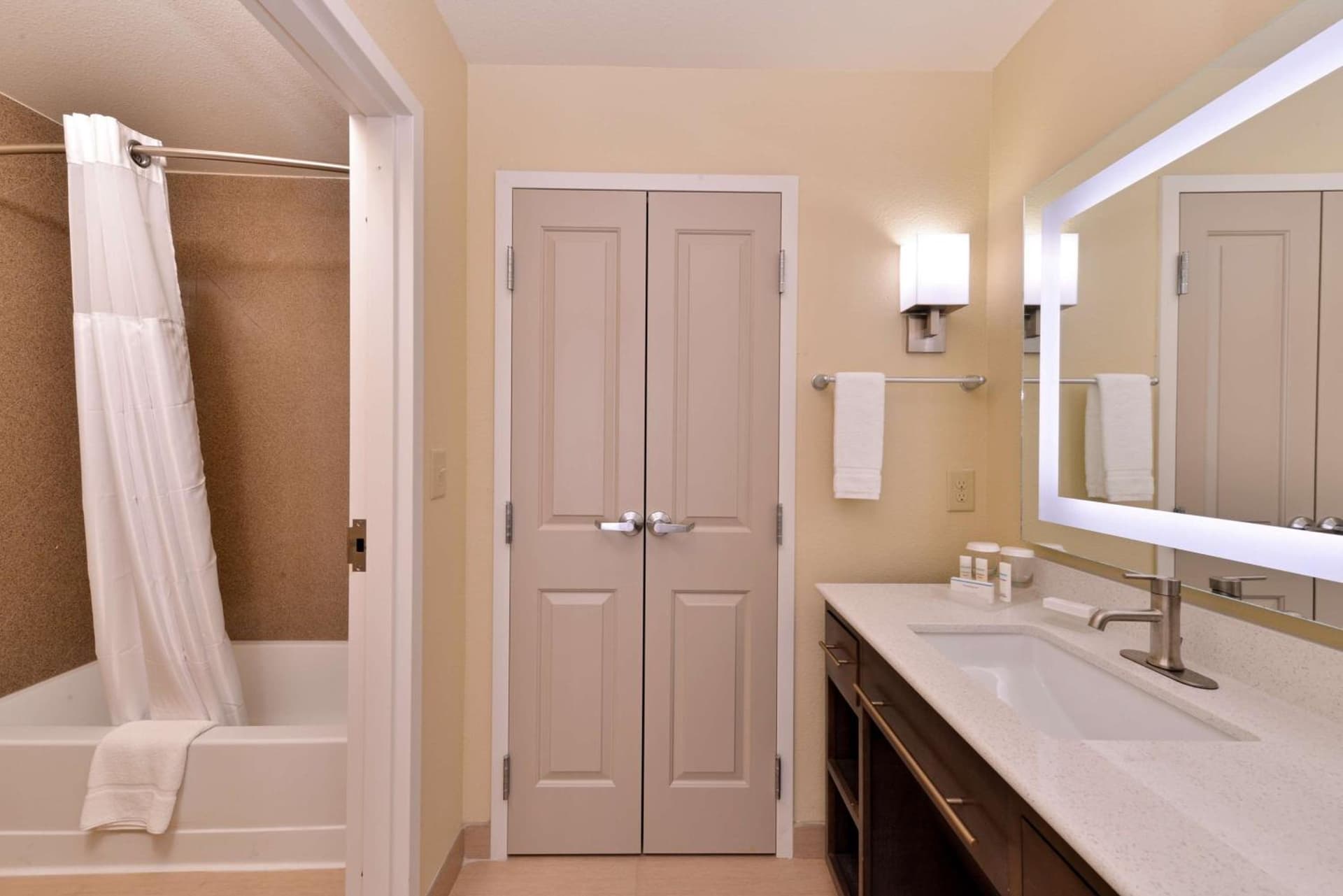 Homewood Suites by Hilton Houma gallery photo in Houma, LA — image 32