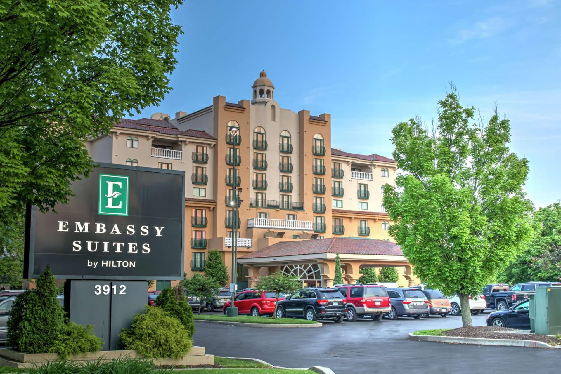 Embassy Suites by Hilton Indianapolis North exterior or lobby in Indianapolis, IN — main listing photo