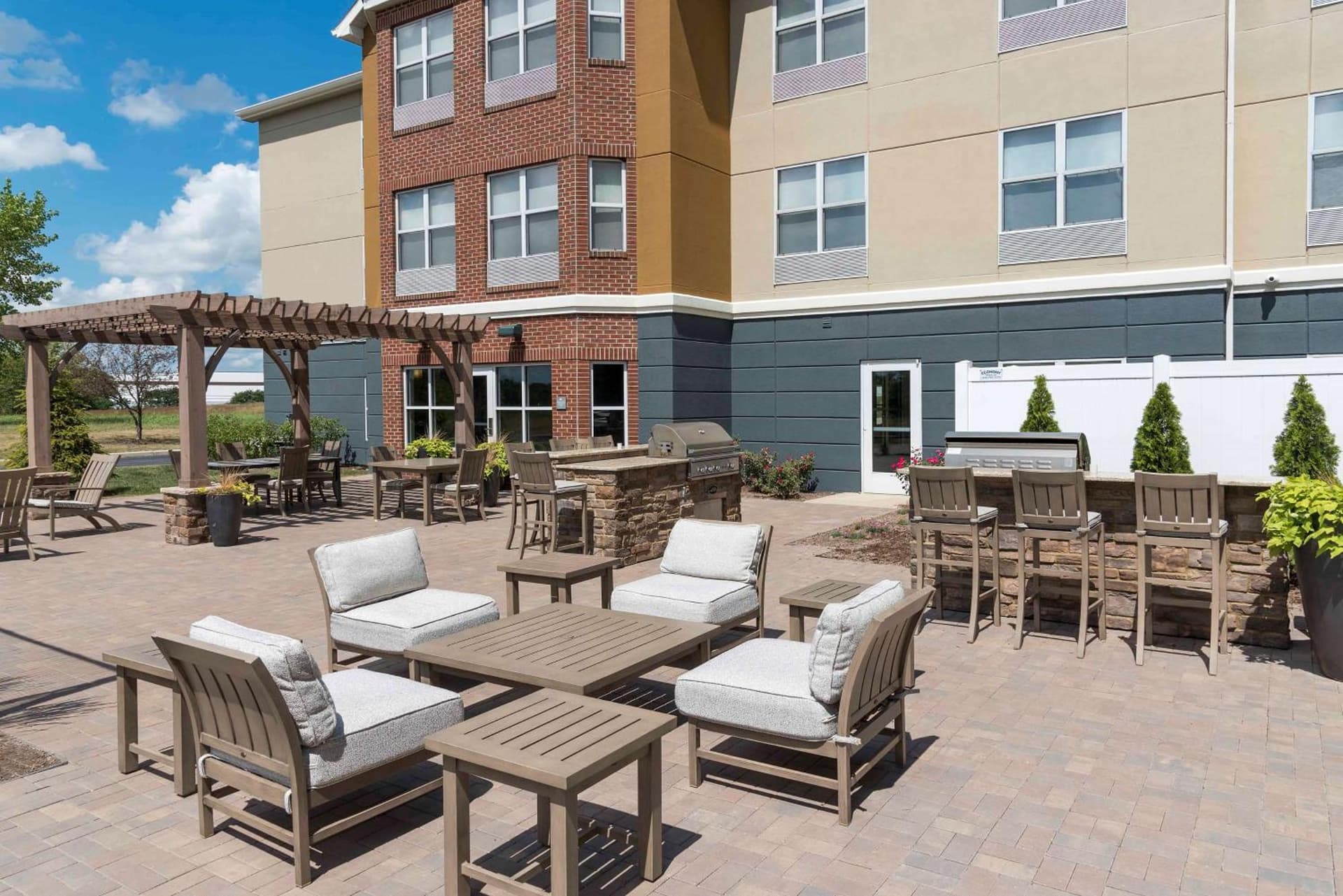 Homewood Suites by Hilton Indianapolis Airport / Plainfield interior in Plainfield, IN — gallery photo 2