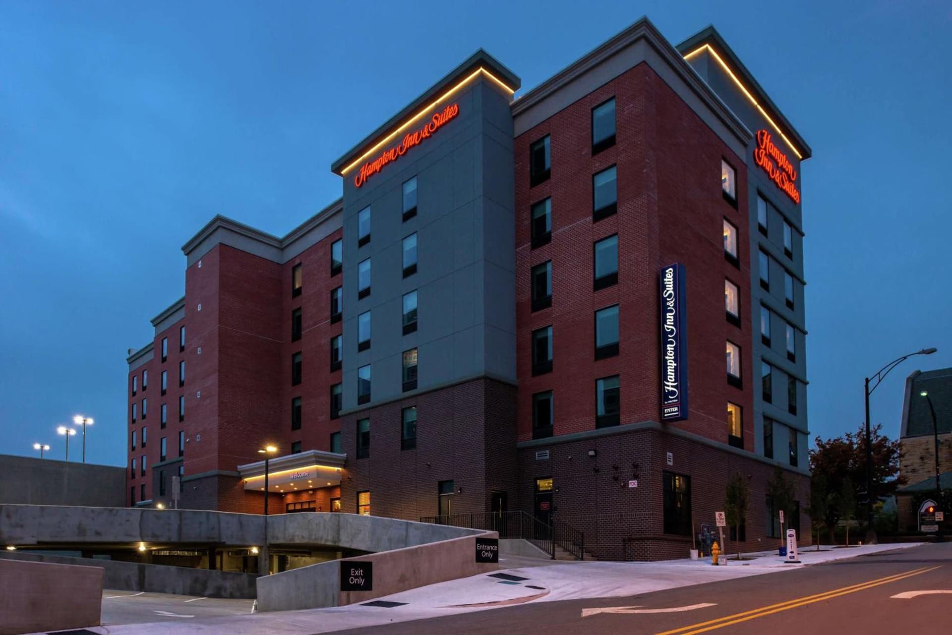 Hampton Inn & Suites Winston-Salem Downtown gallery photo in Winston-Salem, NC — image 42