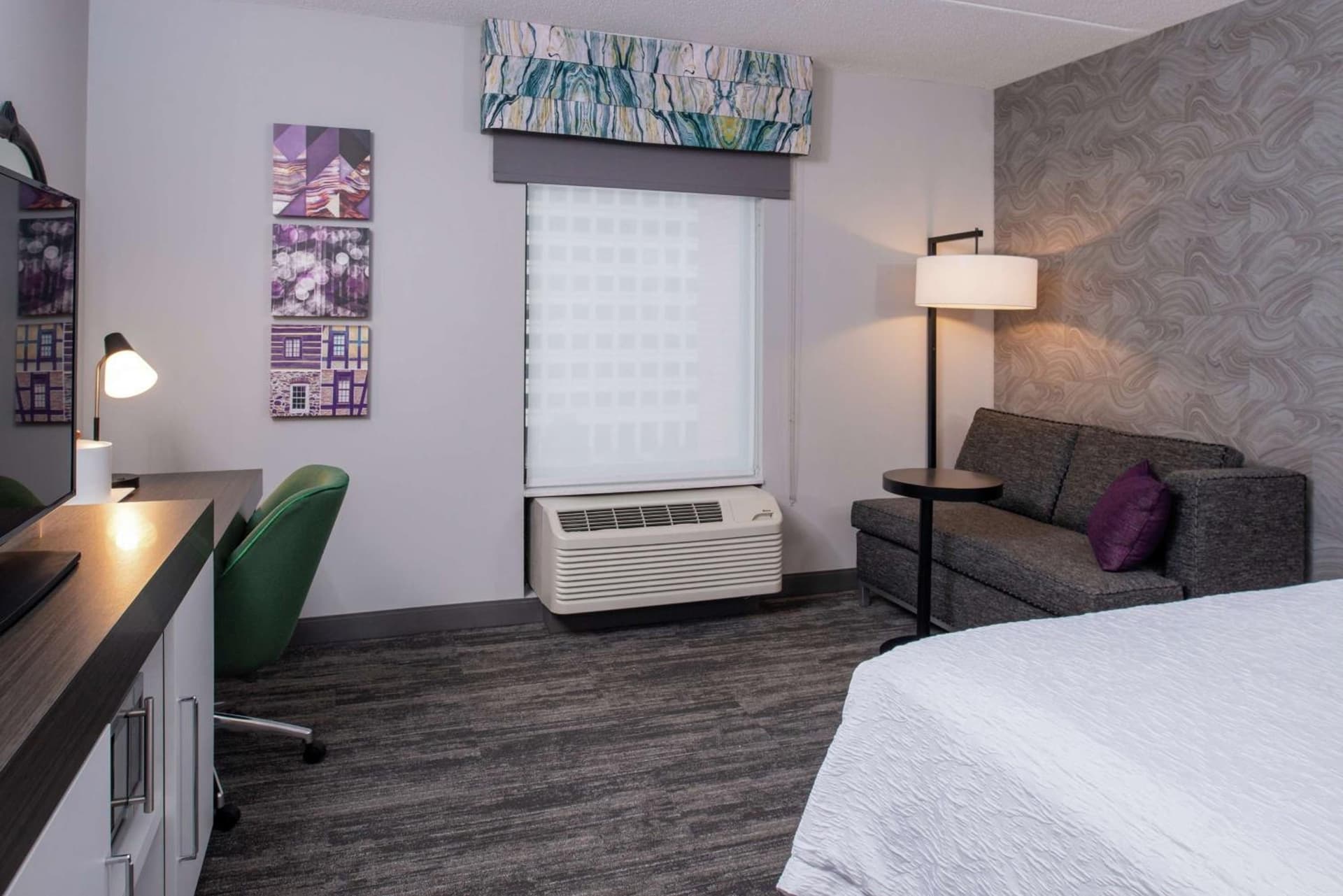 Hampton Inn & Suites Winston-Salem Downtown gallery photo in Winston-Salem, NC — image 13