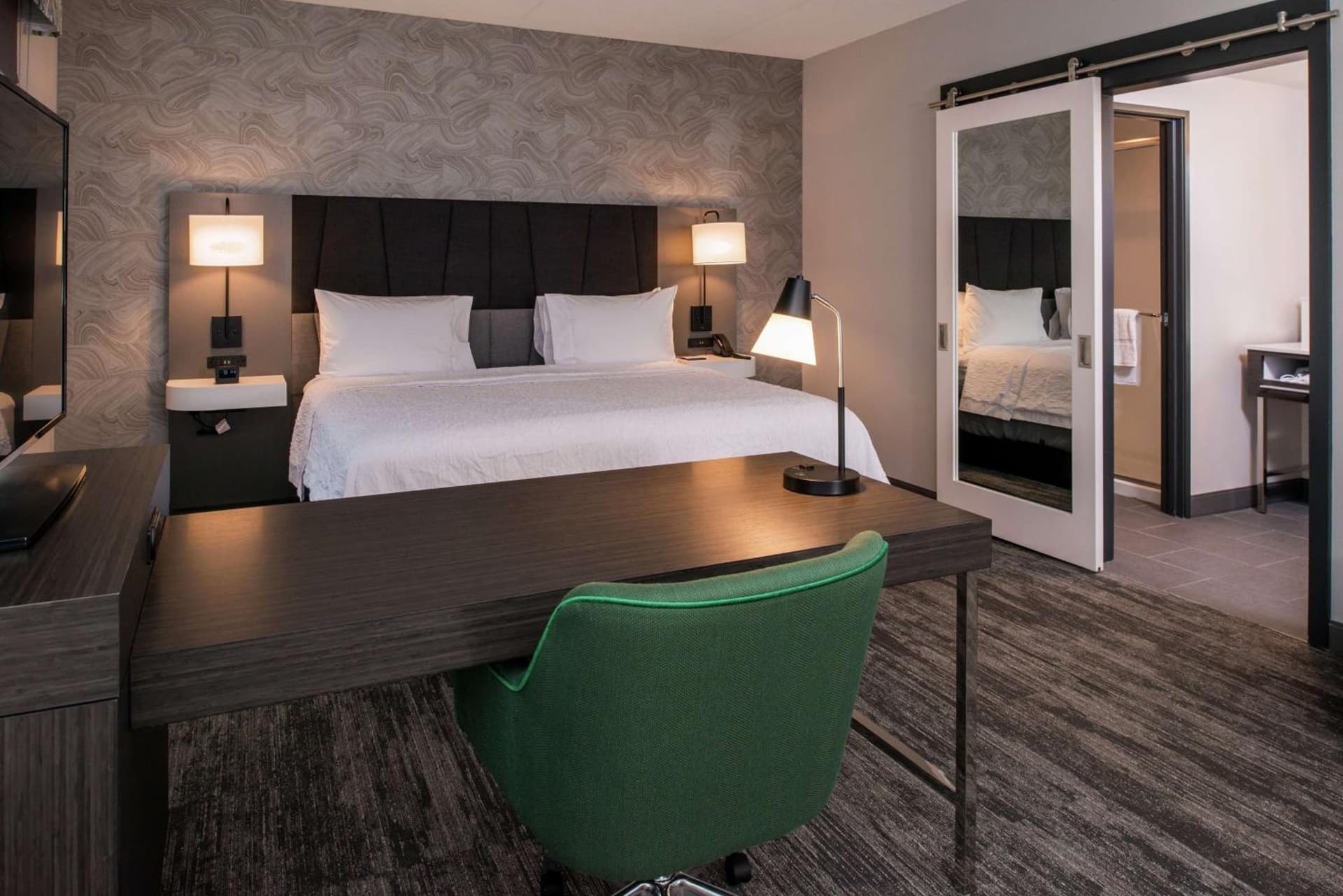 Hampton Inn & Suites Winston-Salem Downtown gallery photo in Winston-Salem, NC — image 45