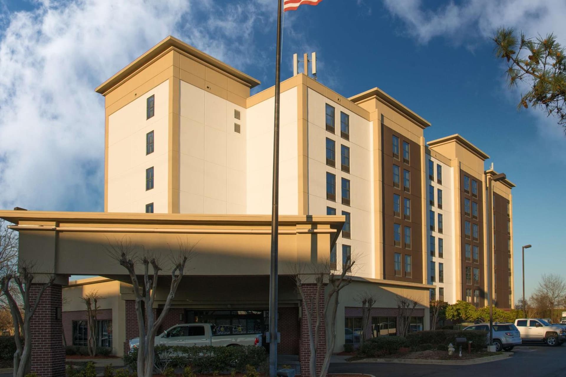 Hampton Inn & Suites Jackson Coliseum interior in Jackson, MS — gallery photo 2