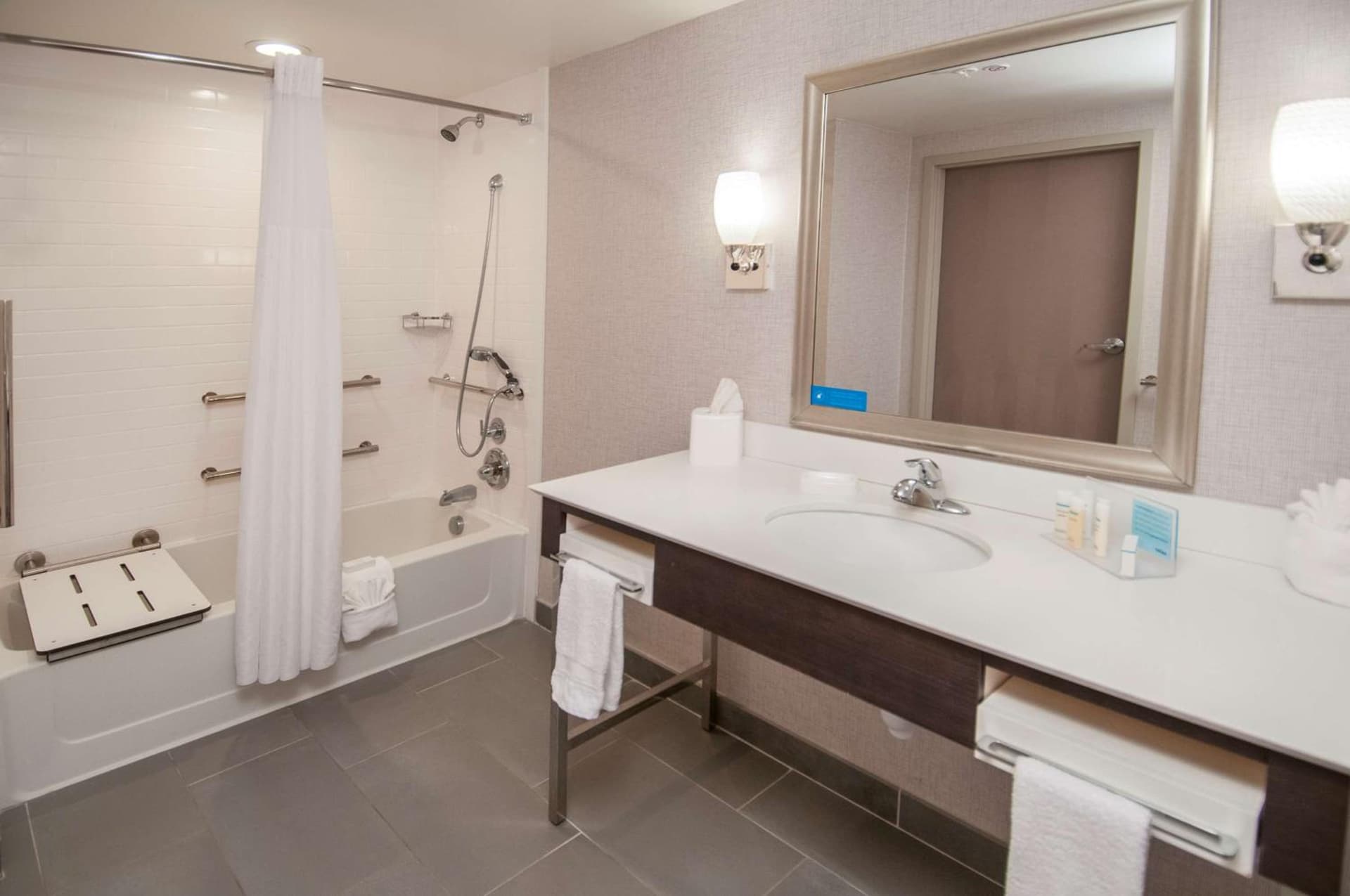 Hampton Inn & Suites Ridgeland gallery photo in Ridgeland, MS — image 45