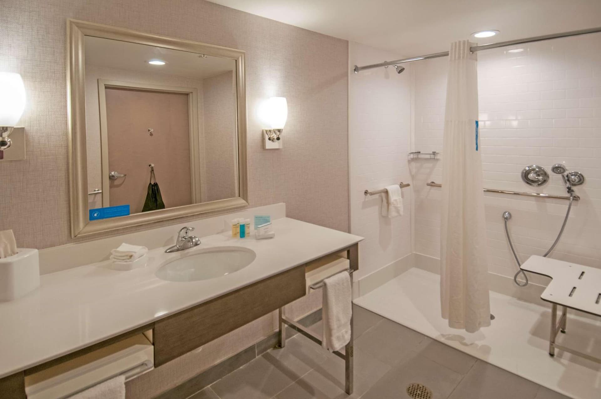 Hampton Inn & Suites Ridgeland gallery photo in Ridgeland, MS — image 20