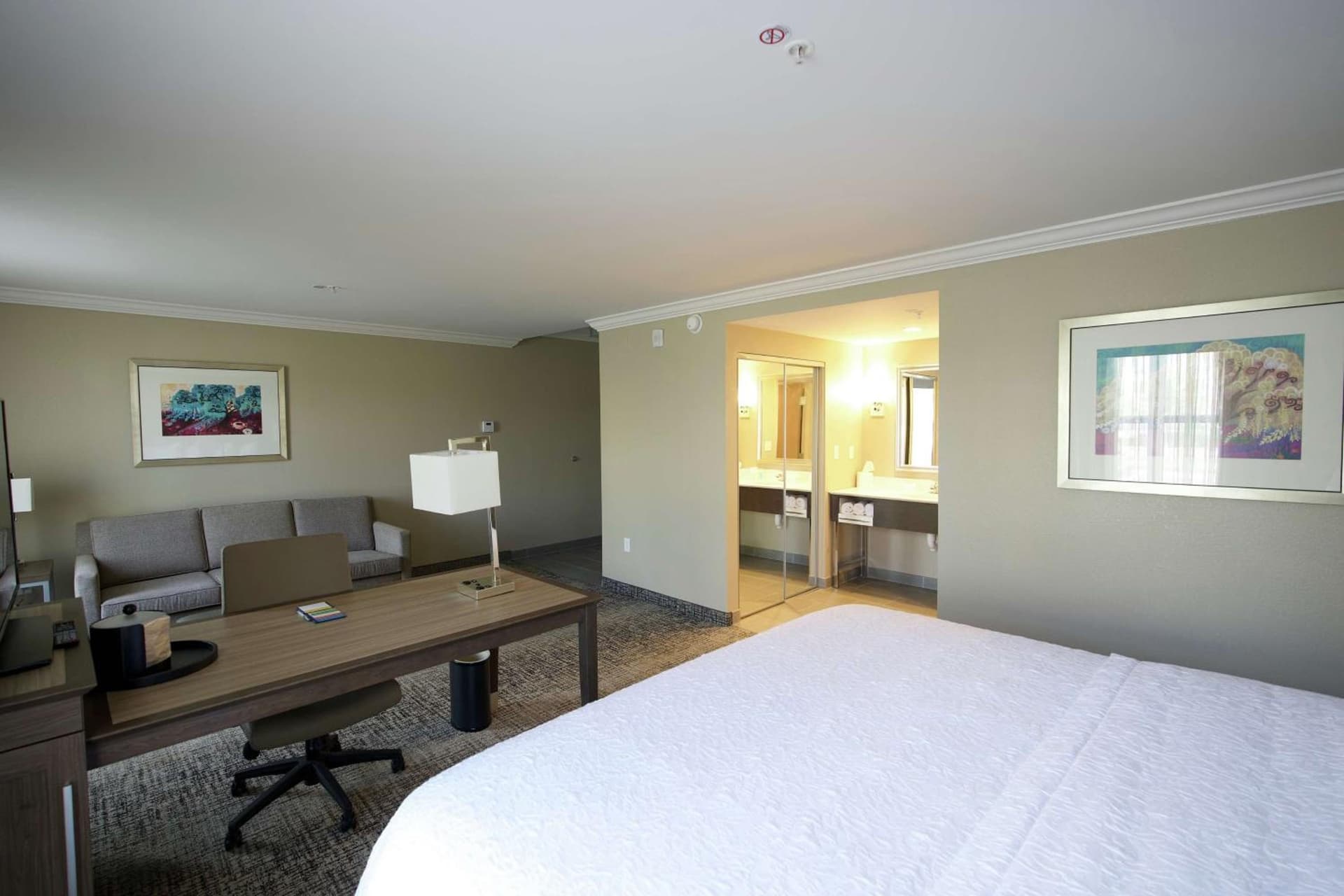 Hampton Inn & Suites Ridgeland gallery photo in Ridgeland, MS — image 18