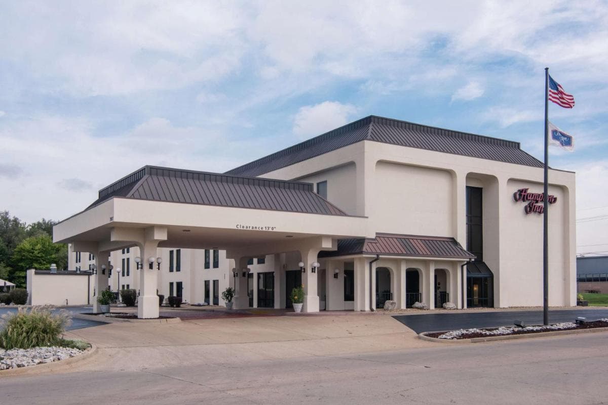 Hampton Inn Joplin exterior or lobby in Joplin, MO — main listing photo
