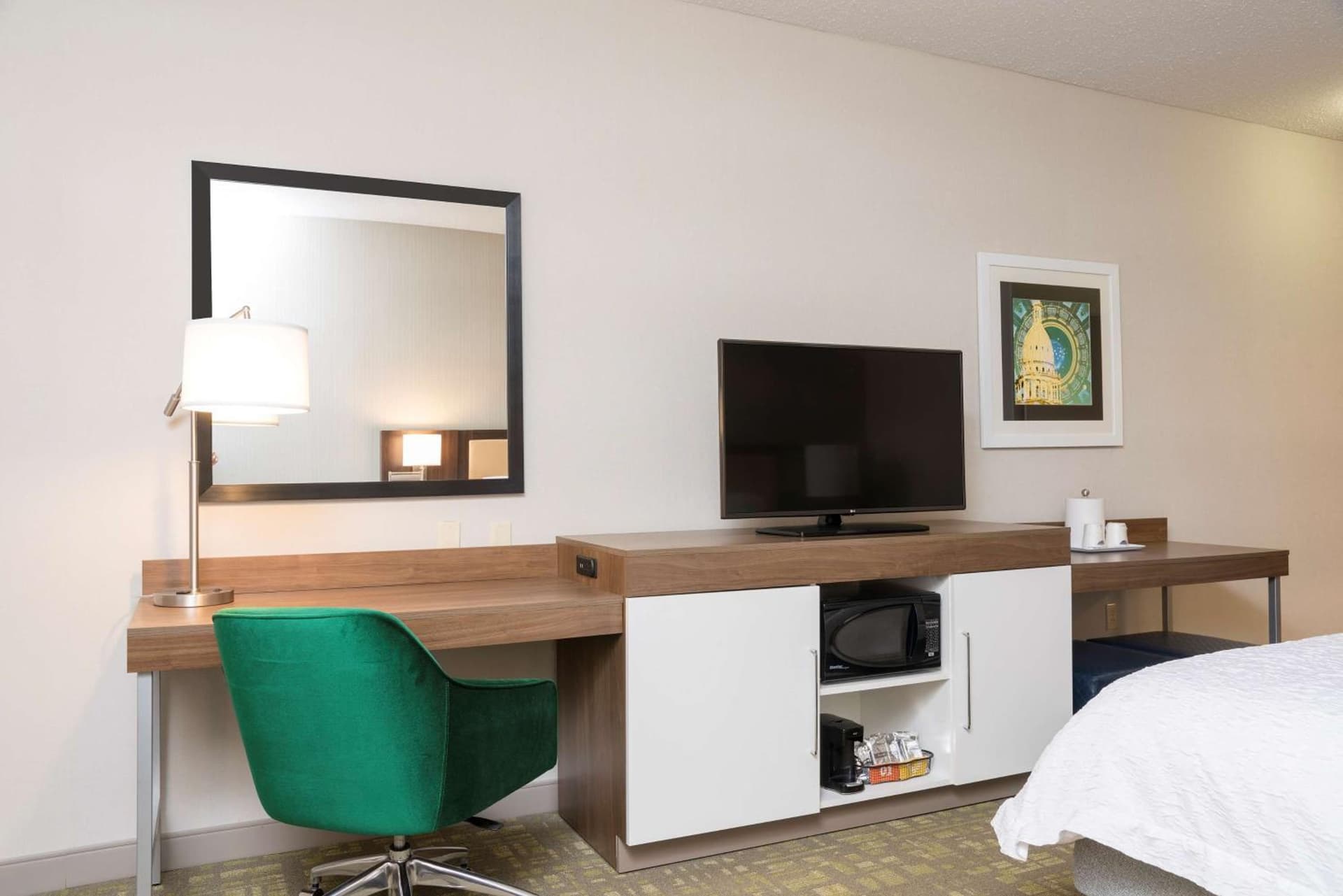 Hampton Inn & Suites East Lansing gallery photo in Okemos, MI — image 37