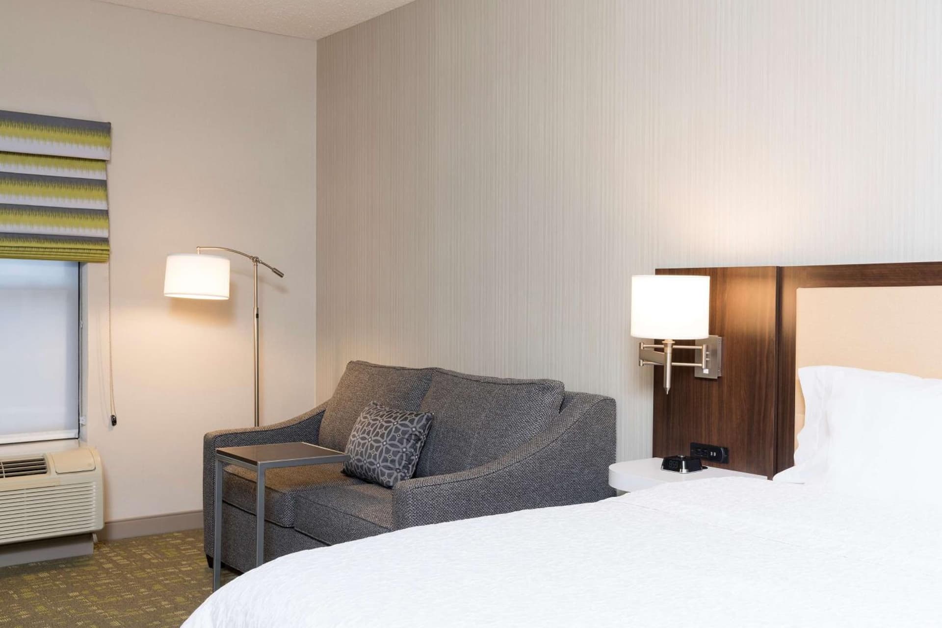 Hampton Inn & Suites East Lansing gallery photo in Okemos, MI — image 42