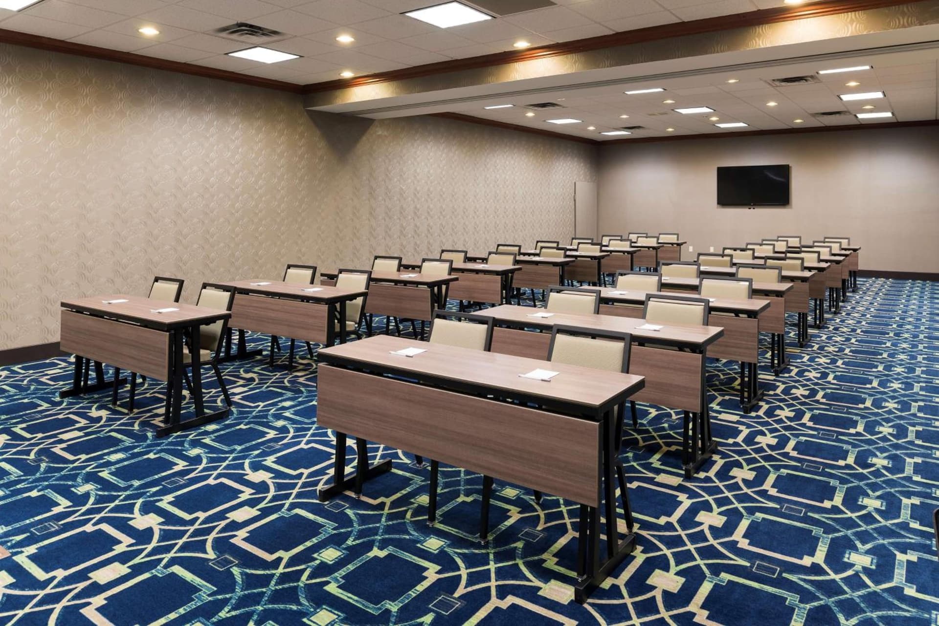 Hampton Inn & Suites East Lansing interior in Okemos, MI — gallery photo 2