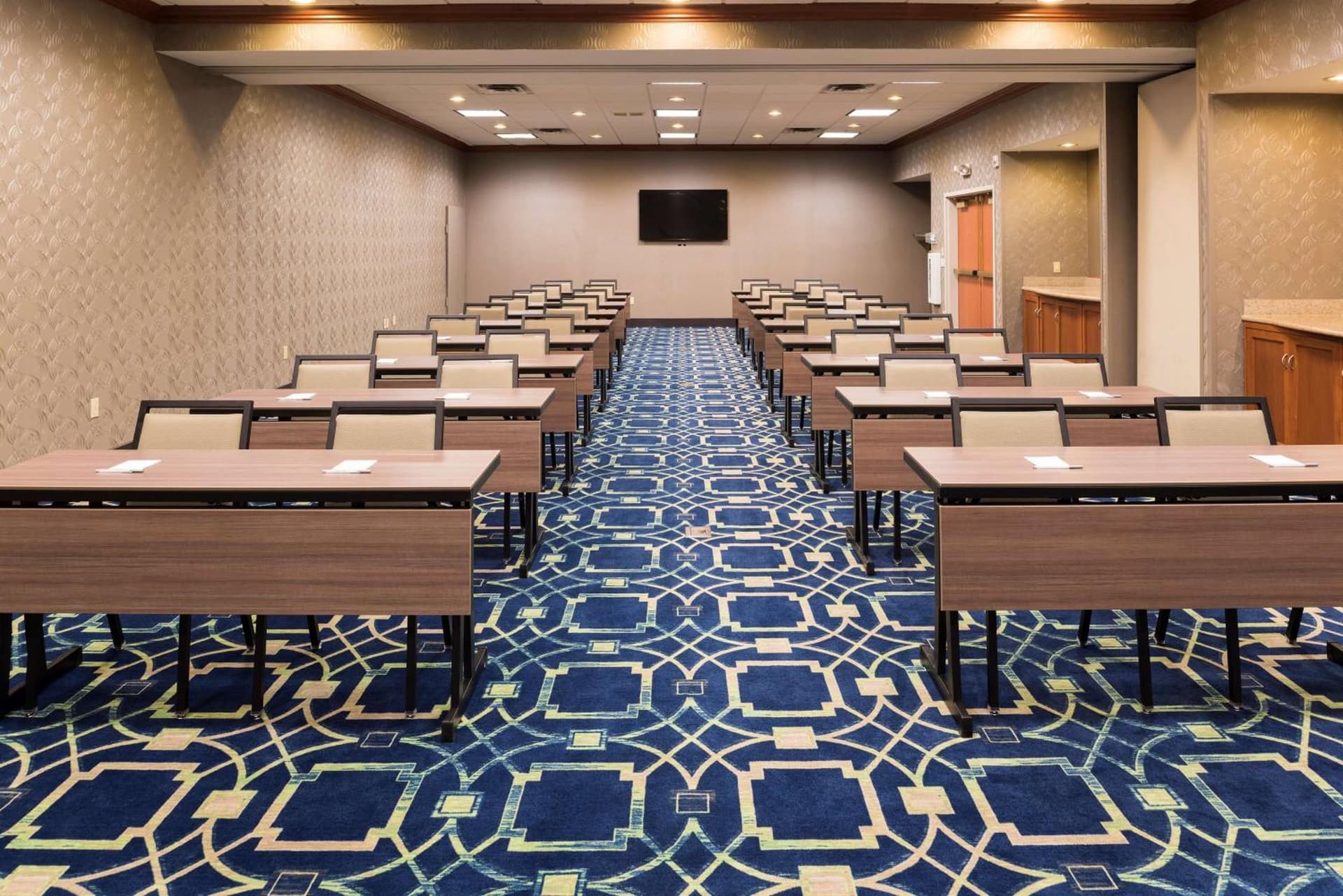 Hampton Inn & Suites East Lansing property views in Okemos, MI — gallery photo 3