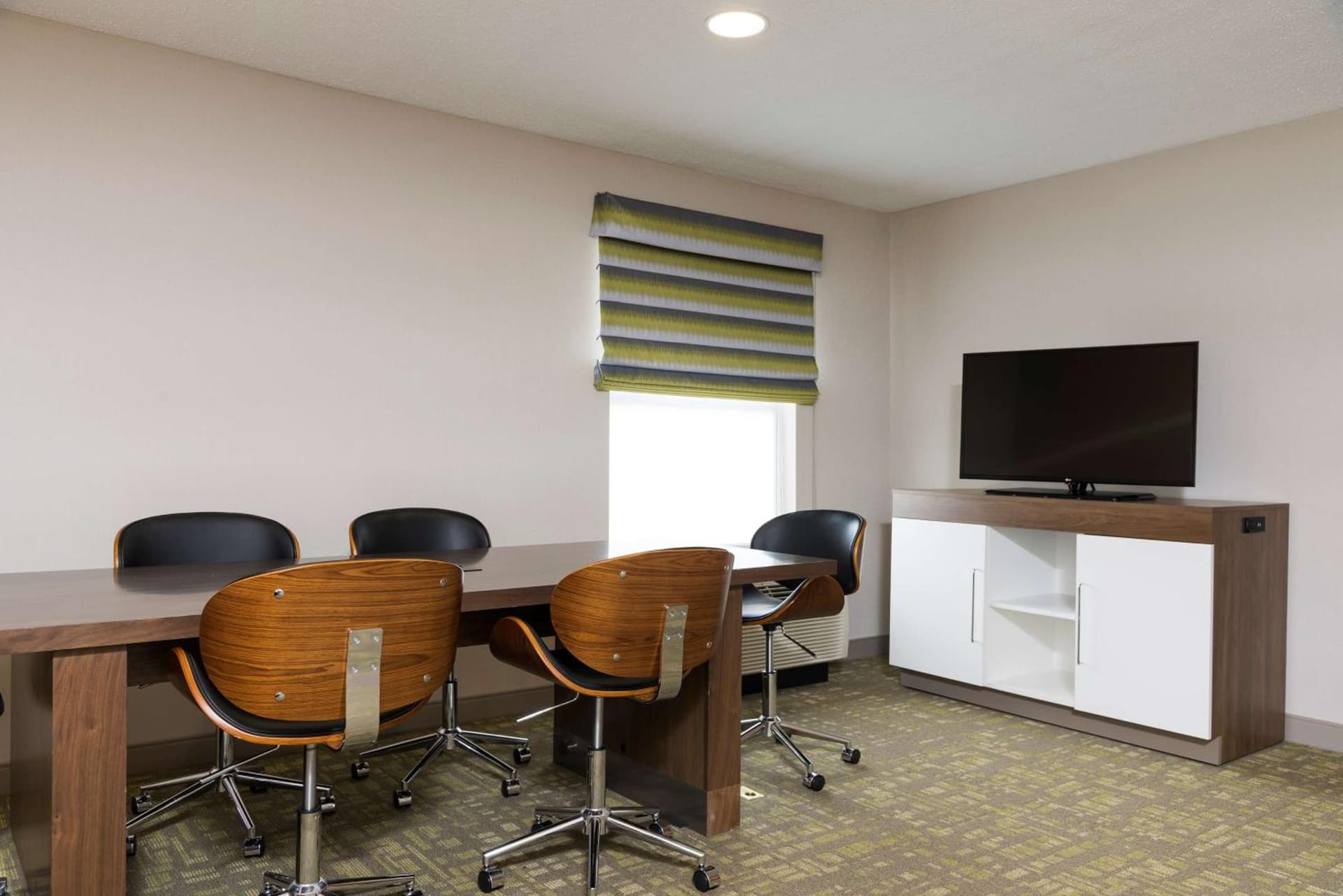 Hampton Inn & Suites East Lansing gallery photo in Okemos, MI — image 33
