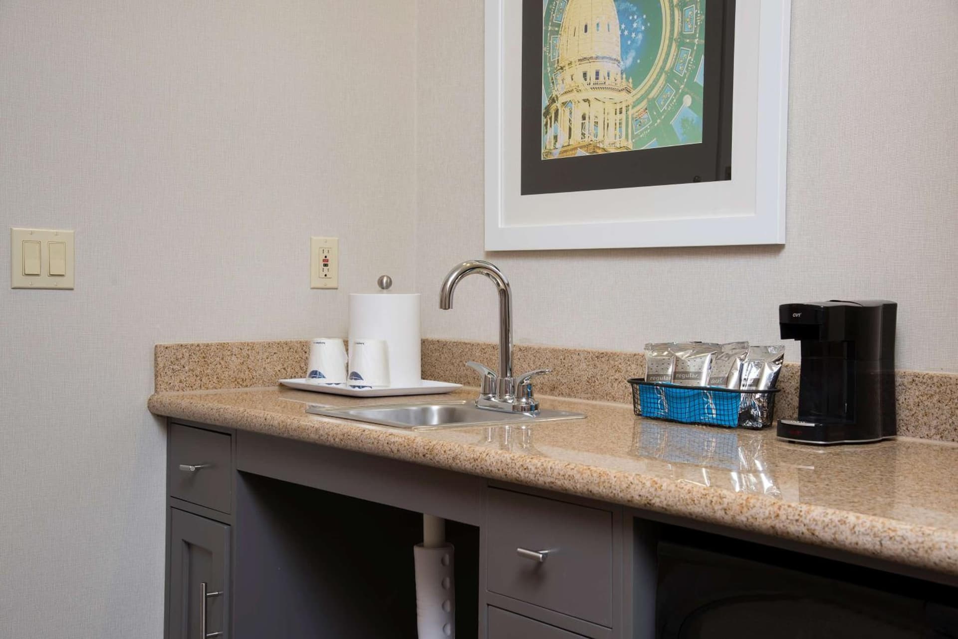 Hampton Inn & Suites East Lansing gallery photo in Okemos, MI — image 28