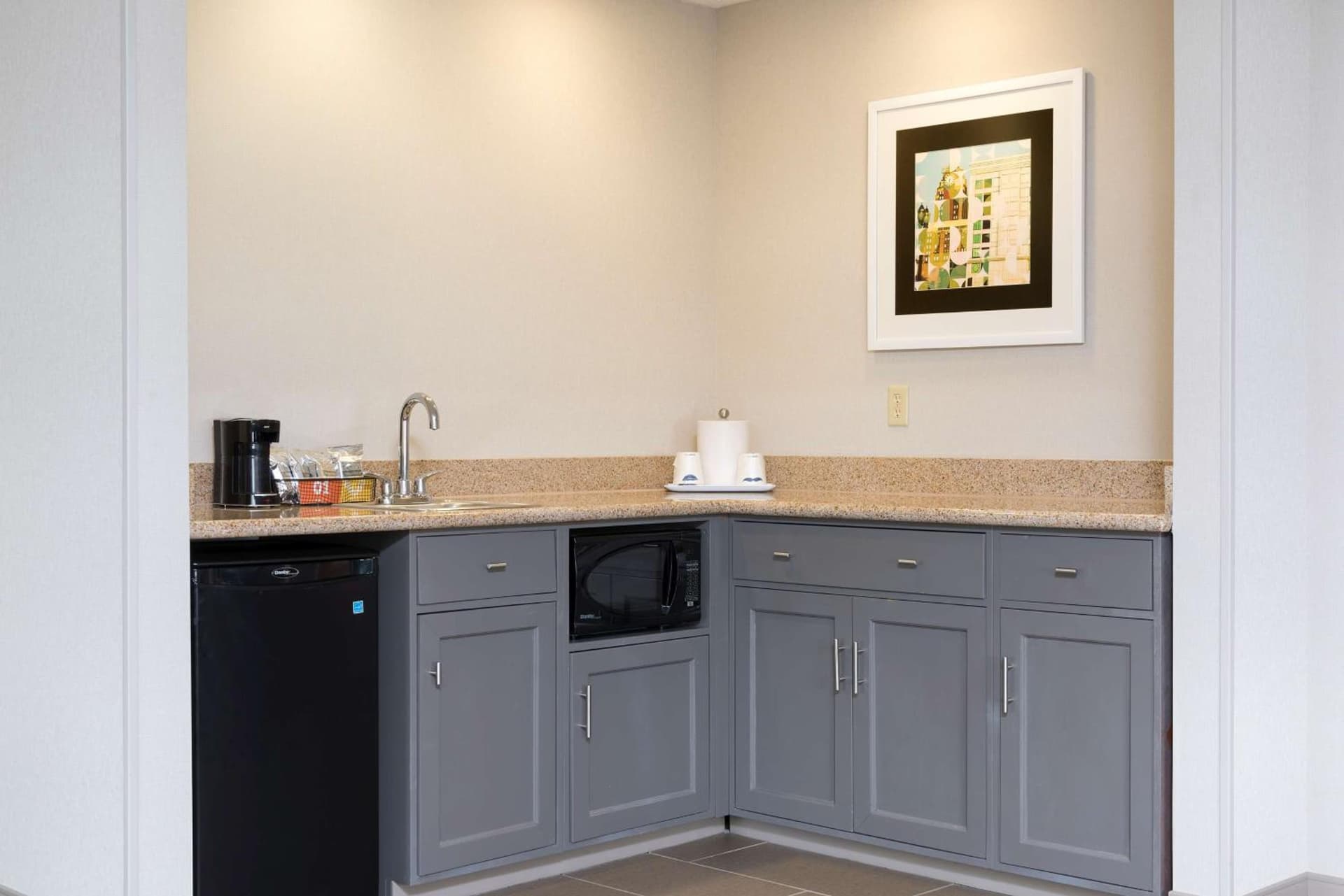 Hampton Inn & Suites East Lansing gallery photo in Okemos, MI — image 43