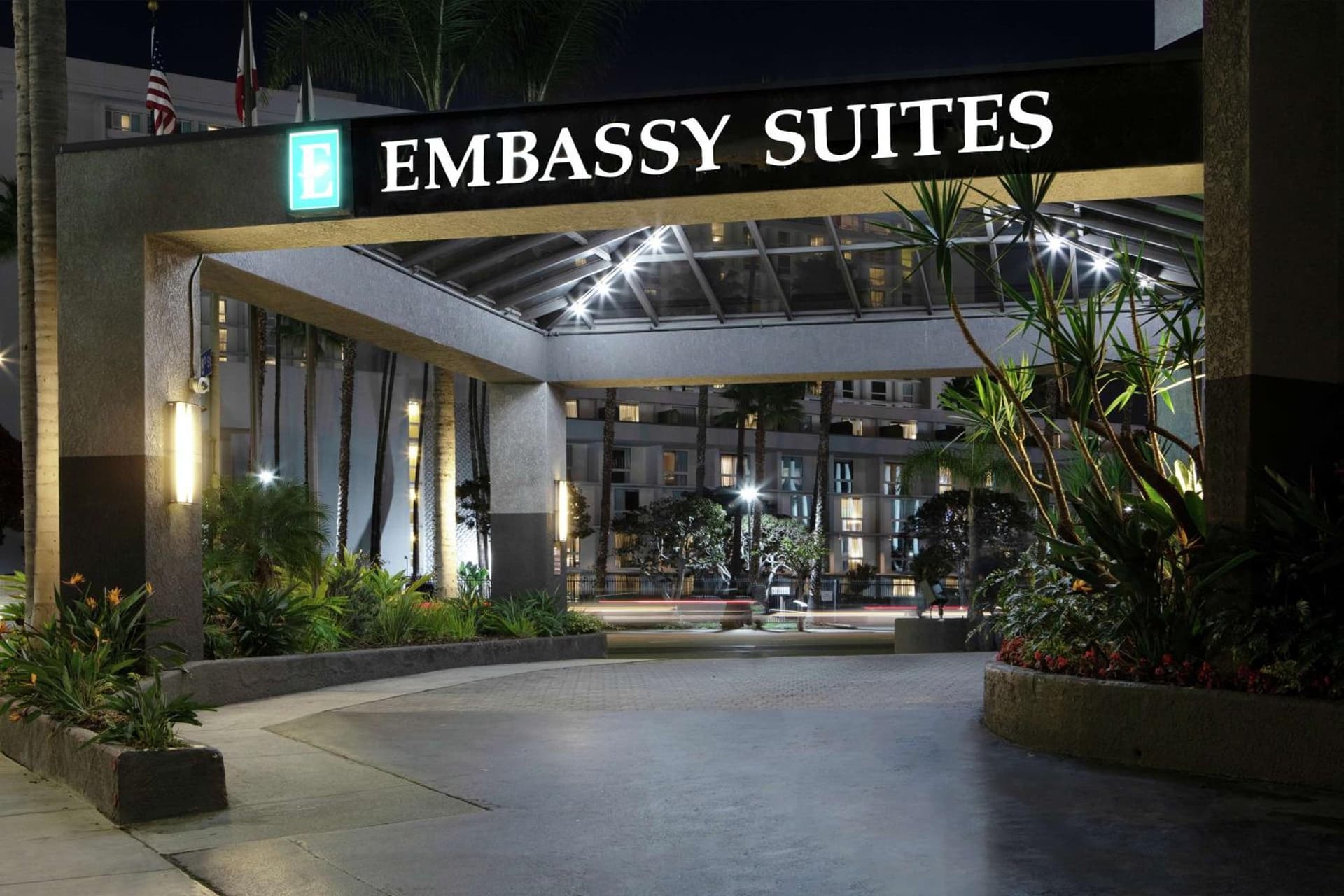 Embassy Suites Los Angeles - International Airport/North interior in Los Angeles, CA — gallery photo 2