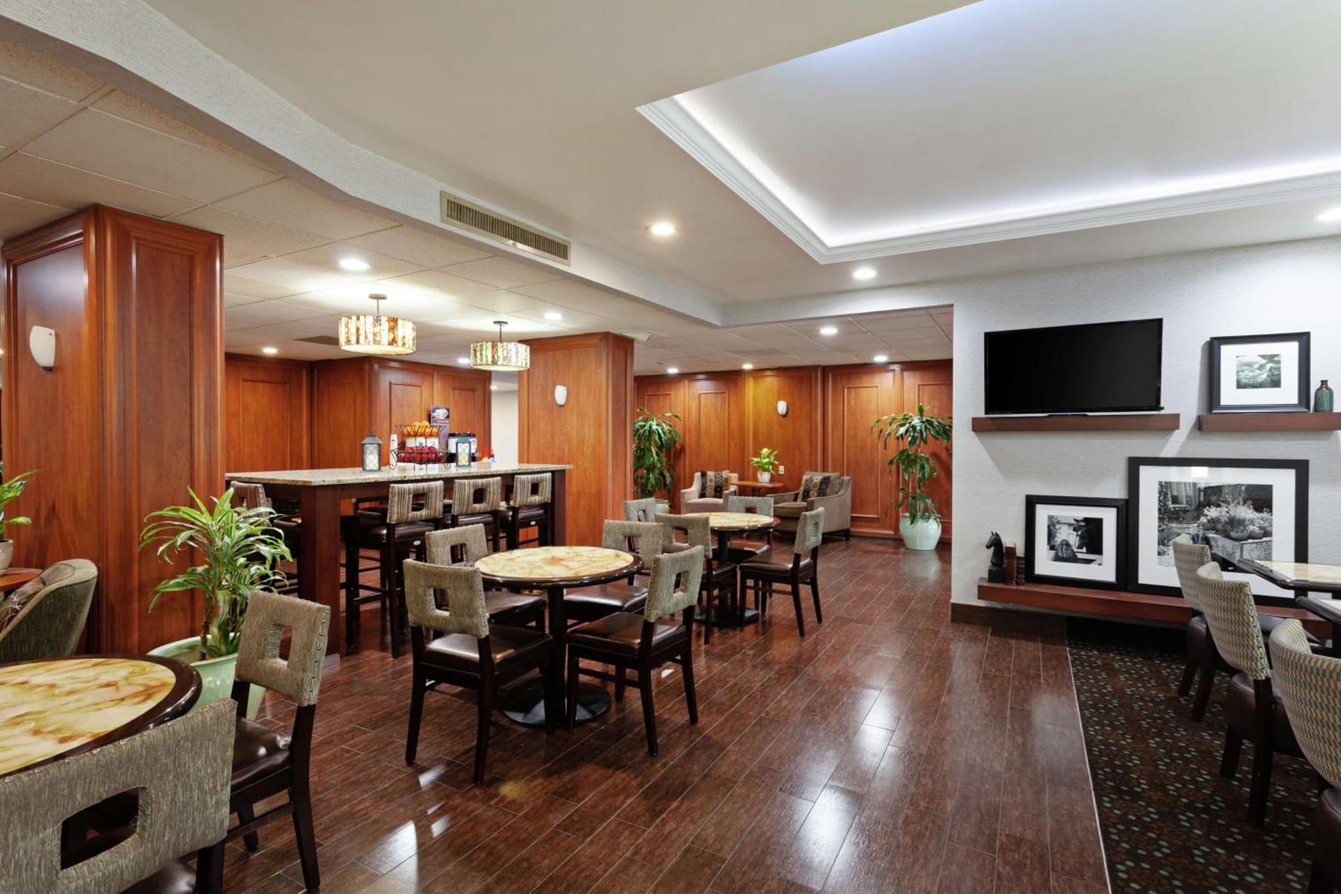 Hampton Inn Los Angeles/Arcadia property views in Arcadia, CA — gallery photo 3