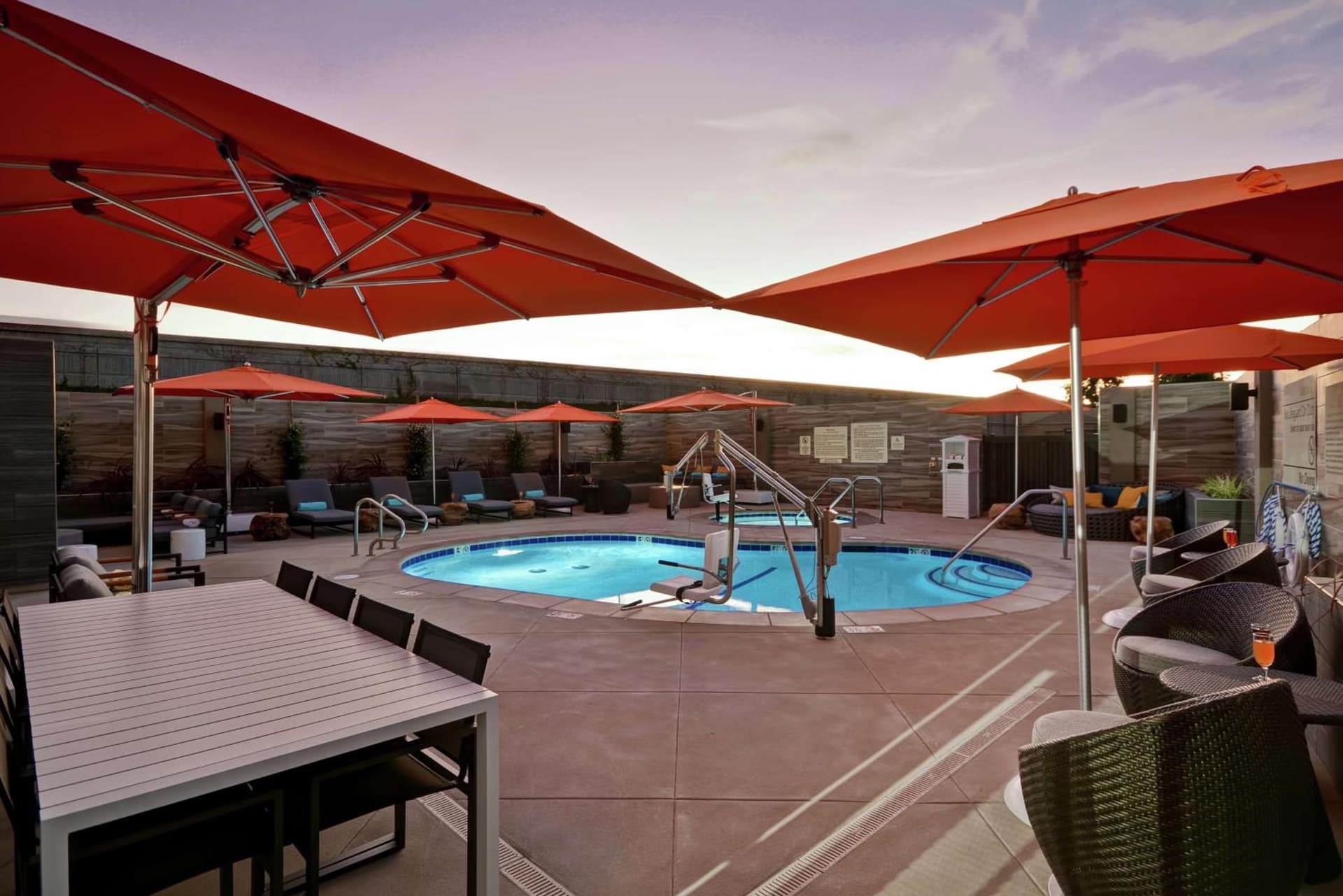 Hampton Inn & Suites Los Angeles Burbank Airport gallery photo in Burbank, CA — image 25