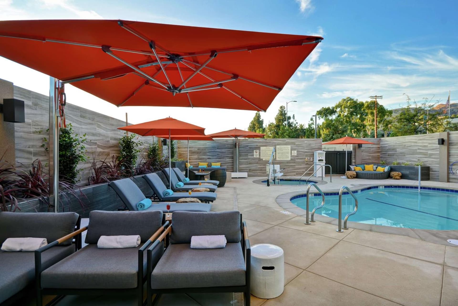 Hampton Inn & Suites Los Angeles Burbank Airport gallery photo in Burbank, CA — image 16