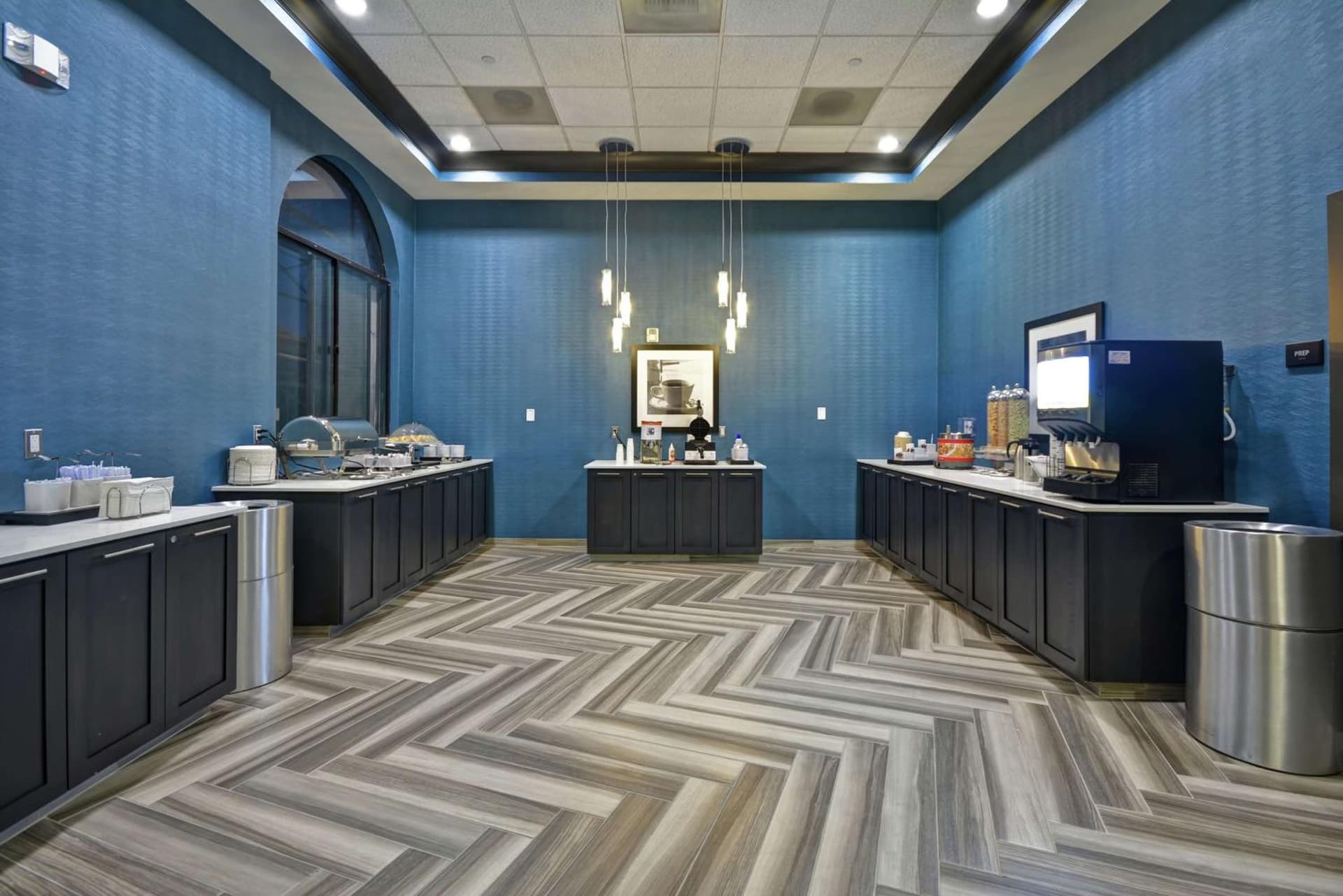 Hampton Inn & Suites Los Angeles Burbank Airport gallery photo in Burbank, CA — image 32