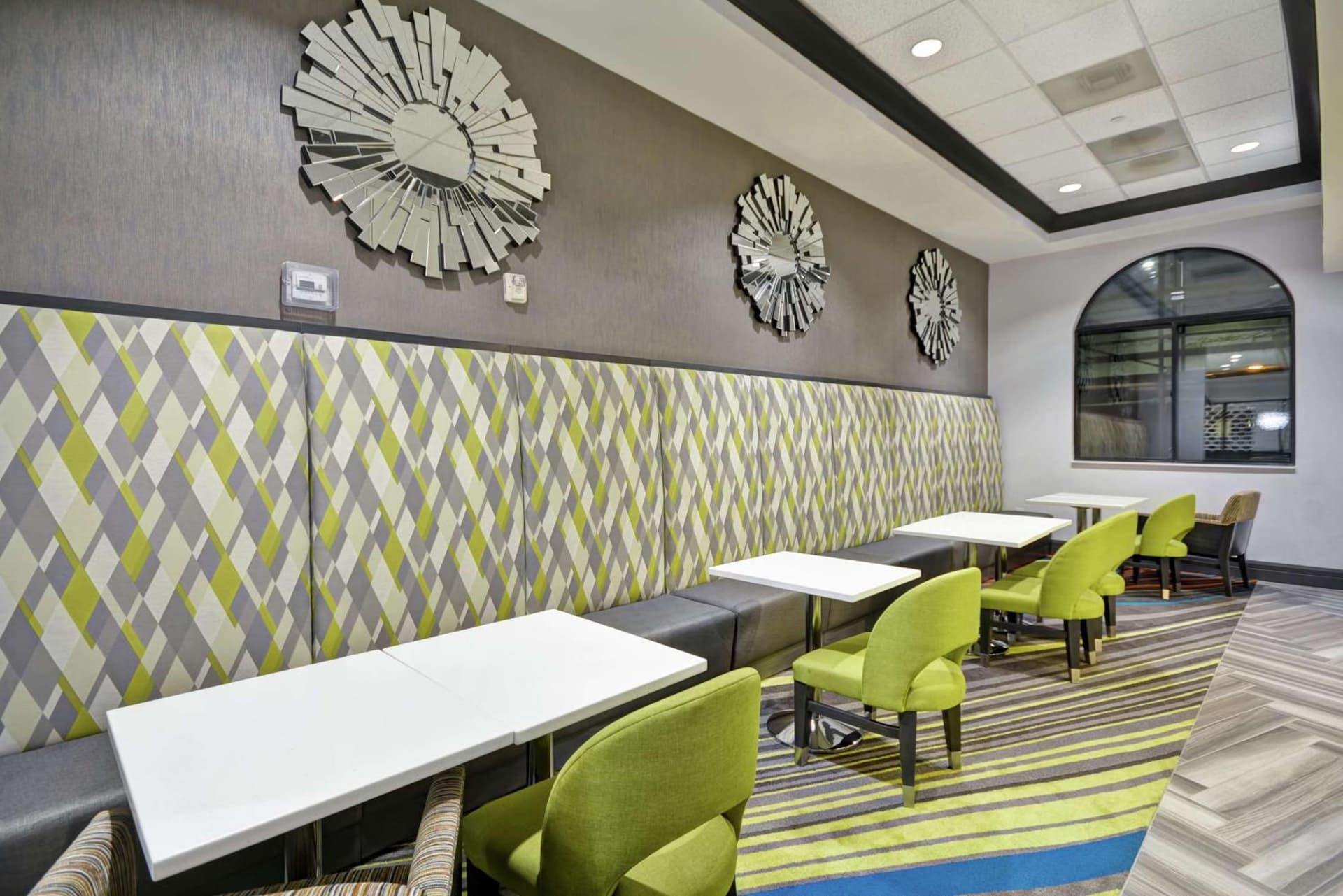 Hampton Inn & Suites Los Angeles Burbank Airport gallery photo in Burbank, CA — image 18