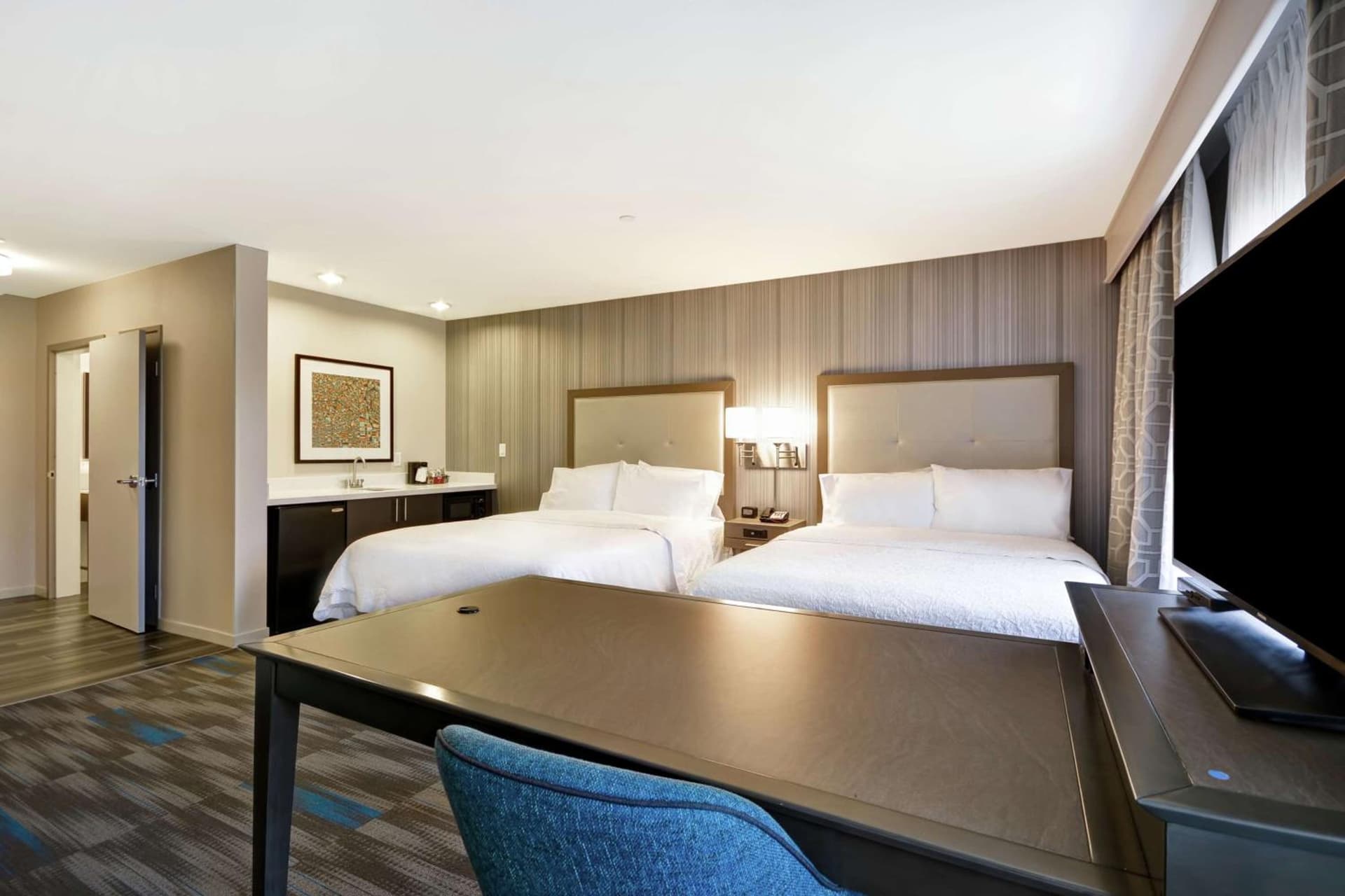 Hampton Inn & Suites Los Angeles Burbank Airport gallery photo in Burbank, CA — image 10