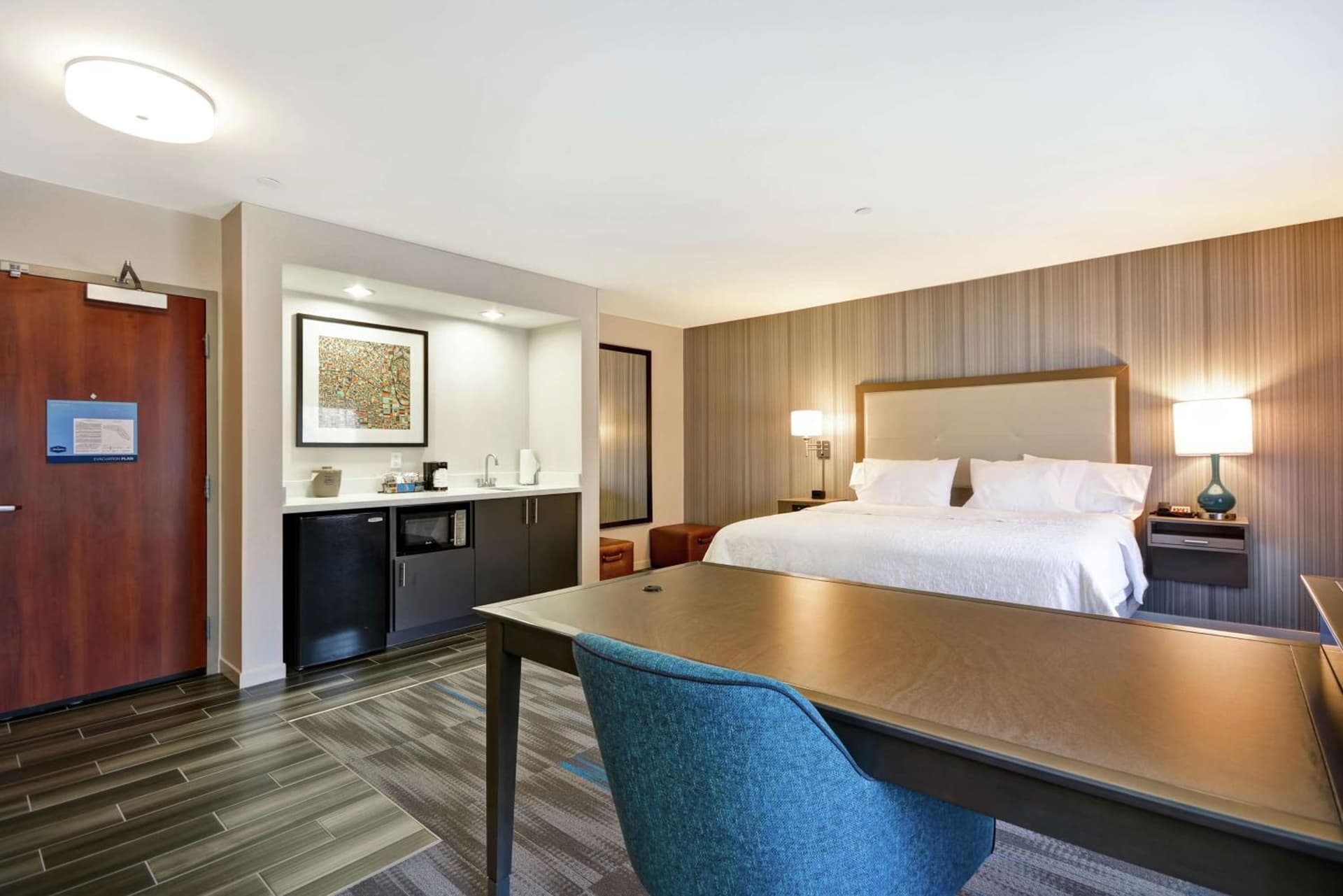 Hampton Inn & Suites Los Angeles Burbank Airport gallery photo in Burbank, CA — image 17