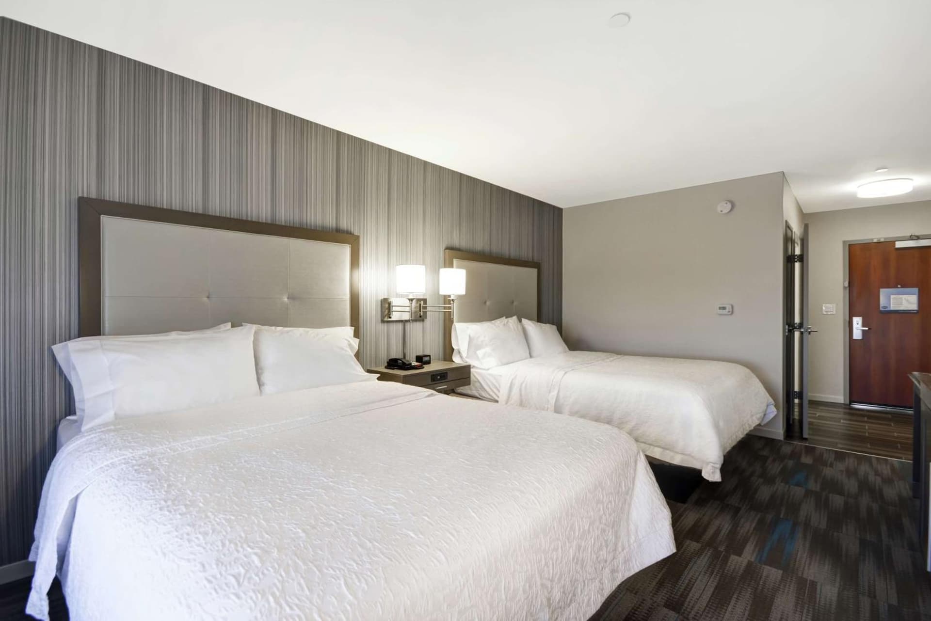 Hampton Inn & Suites Los Angeles Burbank Airport gallery photo in Burbank, CA — image 21