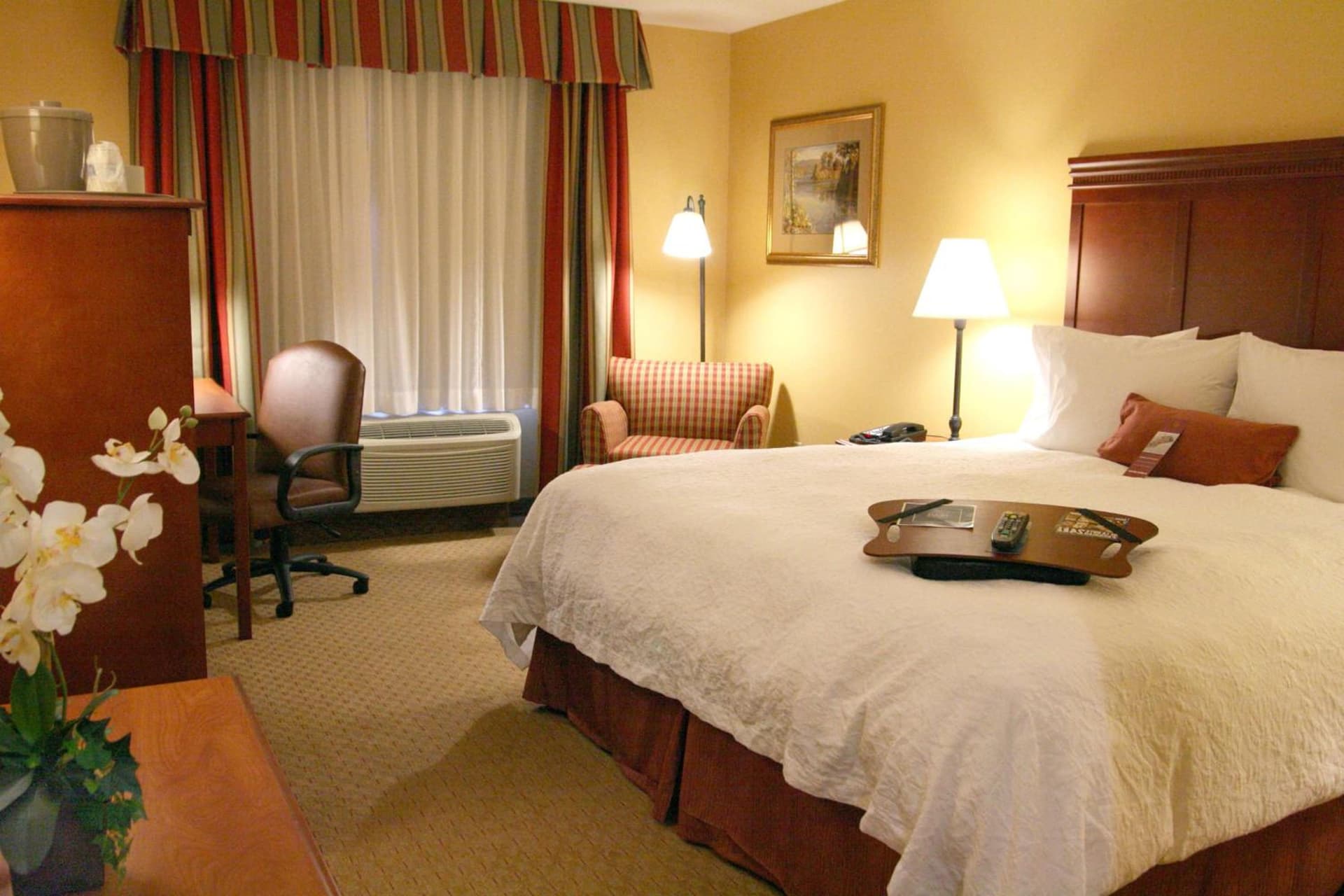 Hampton Inn & Suites Los Angeles Burbank Airport gallery photo in Burbank, CA — image 22