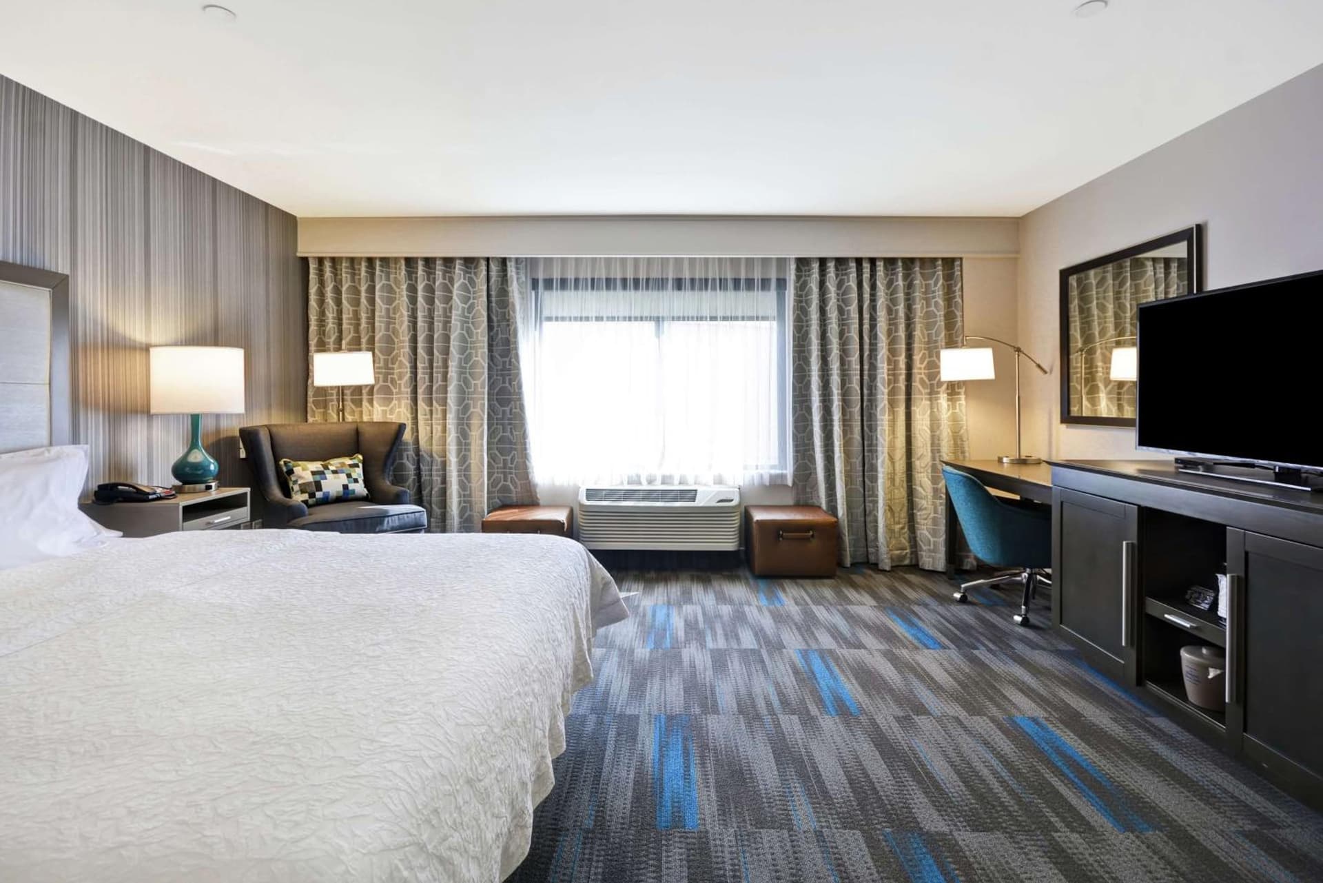 Hampton Inn & Suites Los Angeles Burbank Airport gallery photo in Burbank, CA — image 7