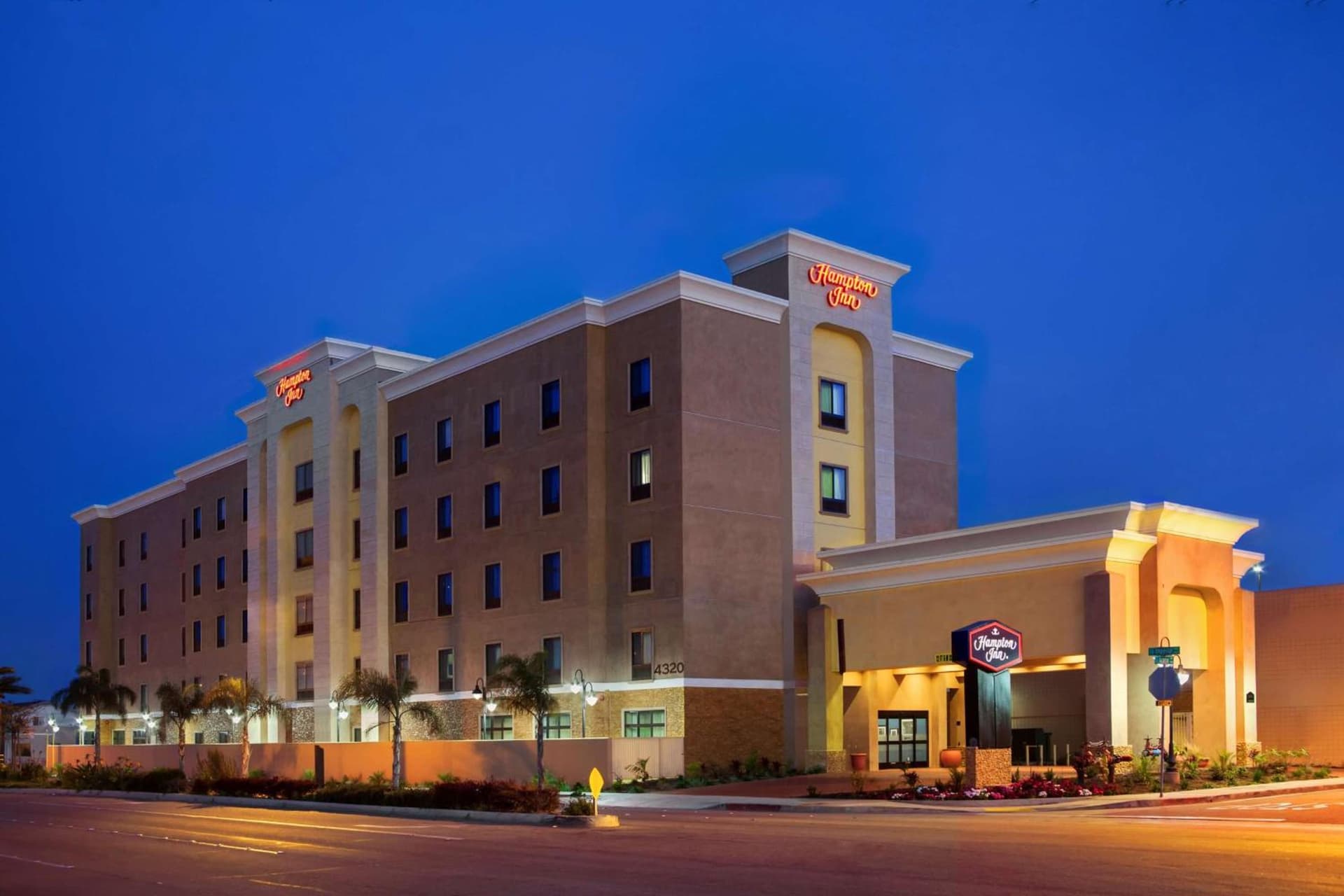 Hampton Inn Los Angeles Int'l Airport/Hawthorne featured exterior or lobby in Los Angeles, CA — similar hotel
