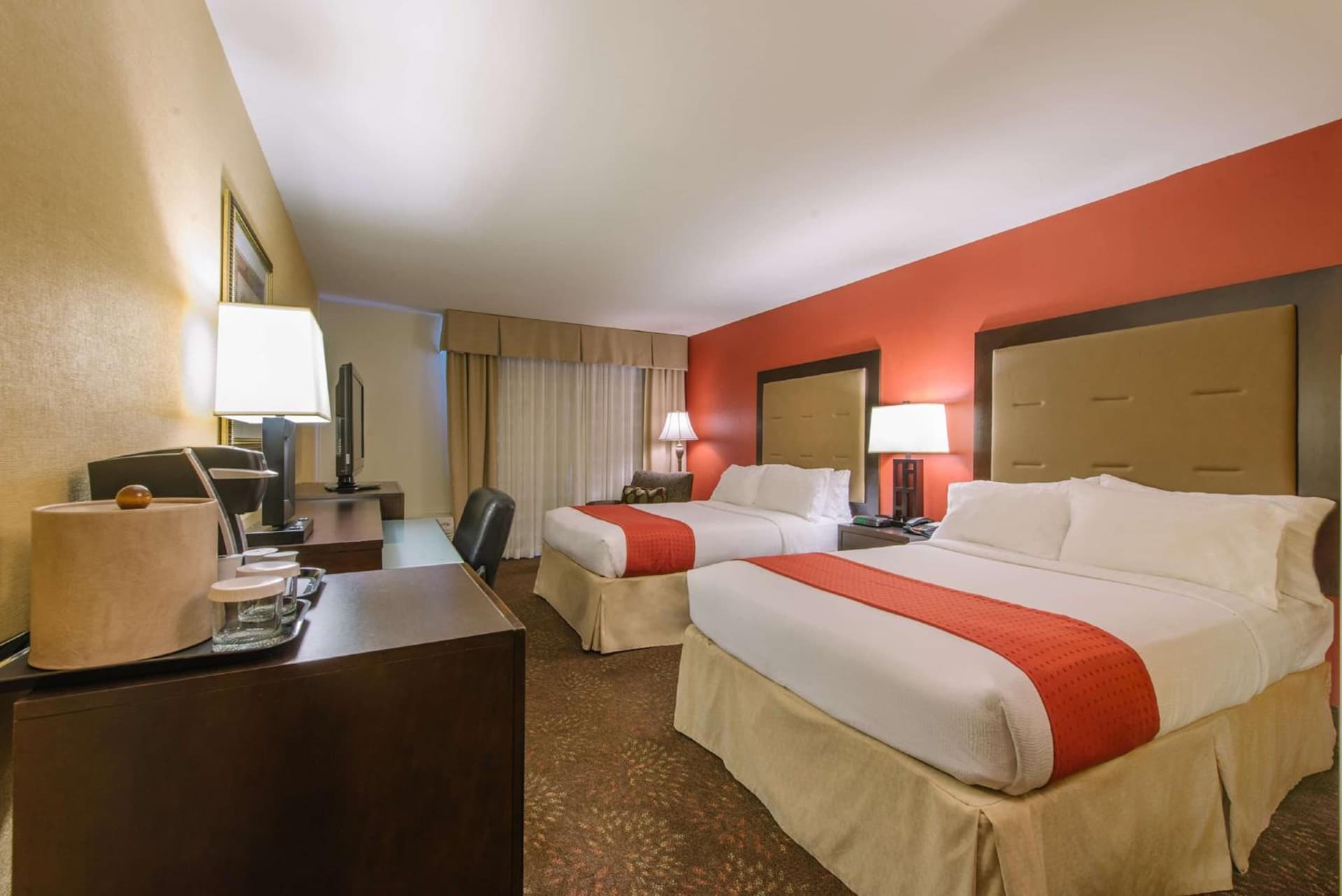 Hotel MTK Mount Kisco interior in Mount Kisco, NY — gallery photo 2