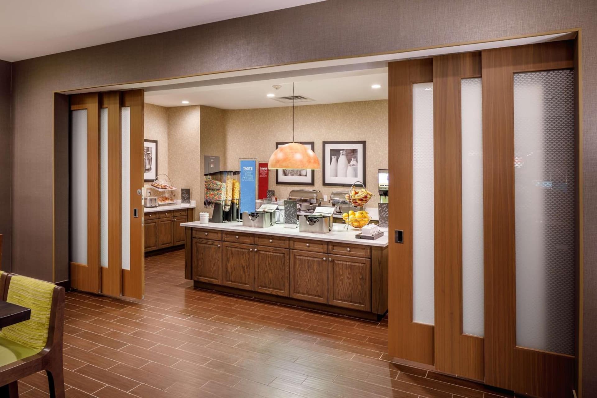 Hampton Inn By Hilton Paramus gallery photo in Paramus, NJ — image 40