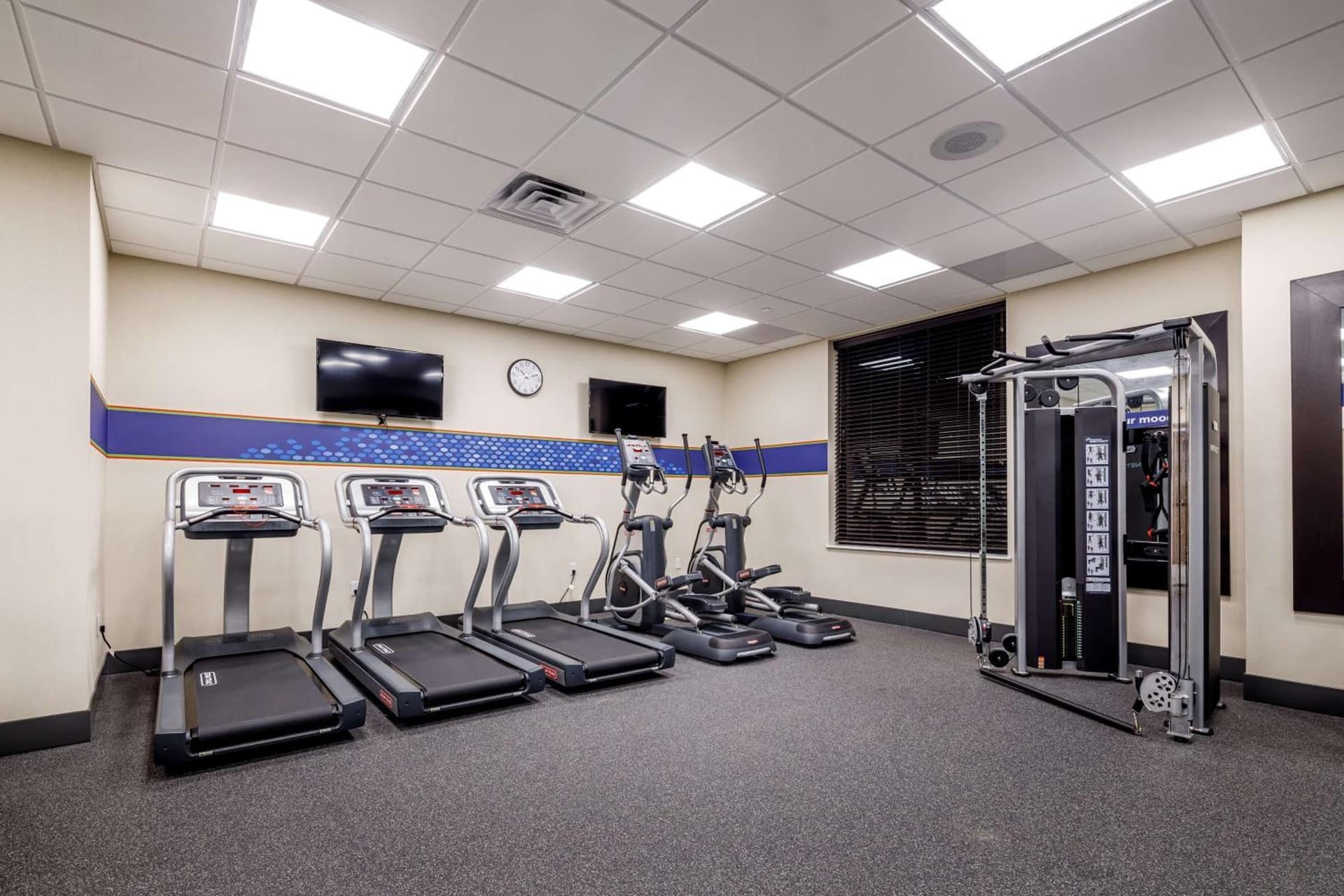 Hampton Inn By Hilton Paramus gallery photo in Paramus, NJ — image 11