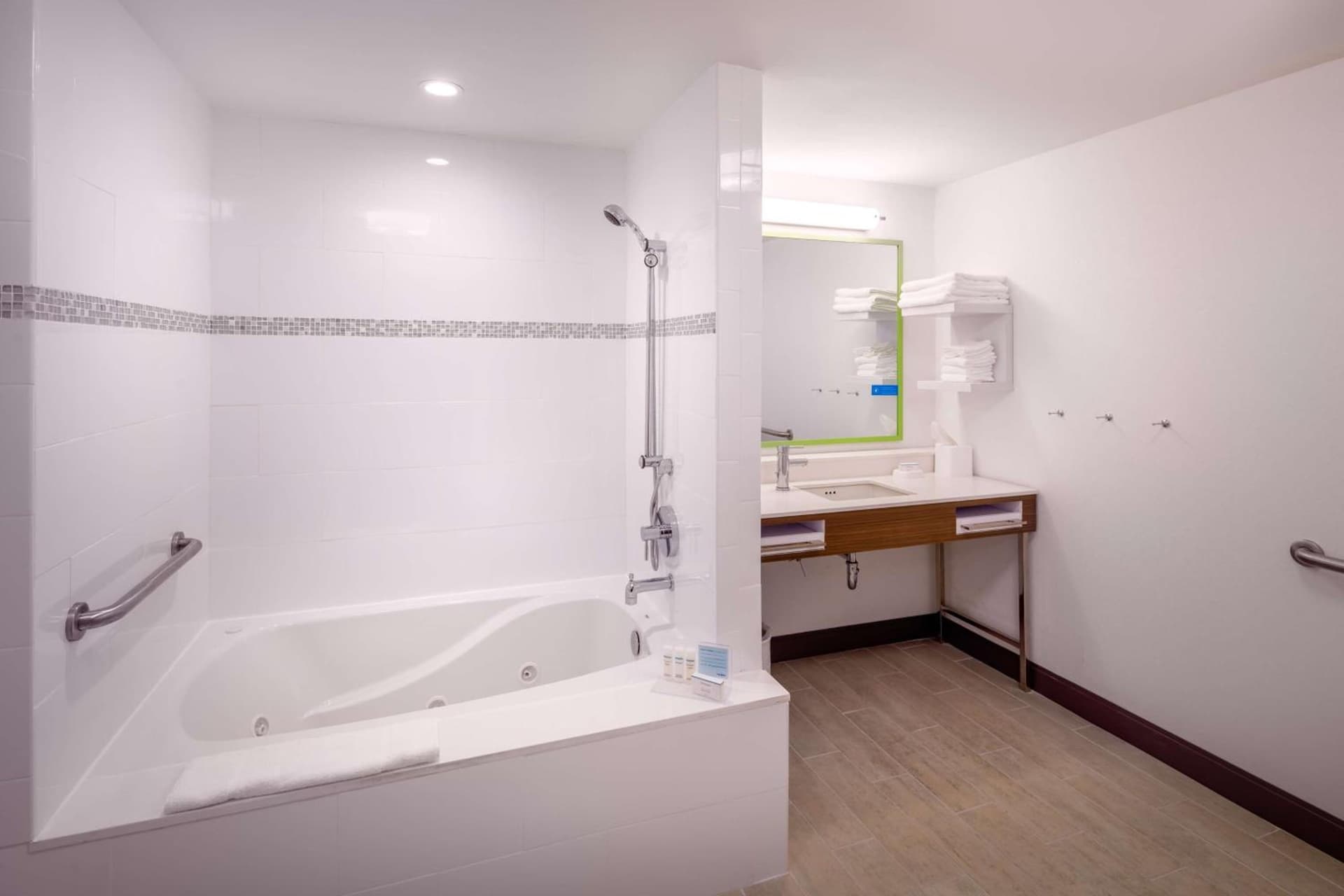 Hampton Inn By Hilton Paramus gallery photo in Paramus, NJ — image 38