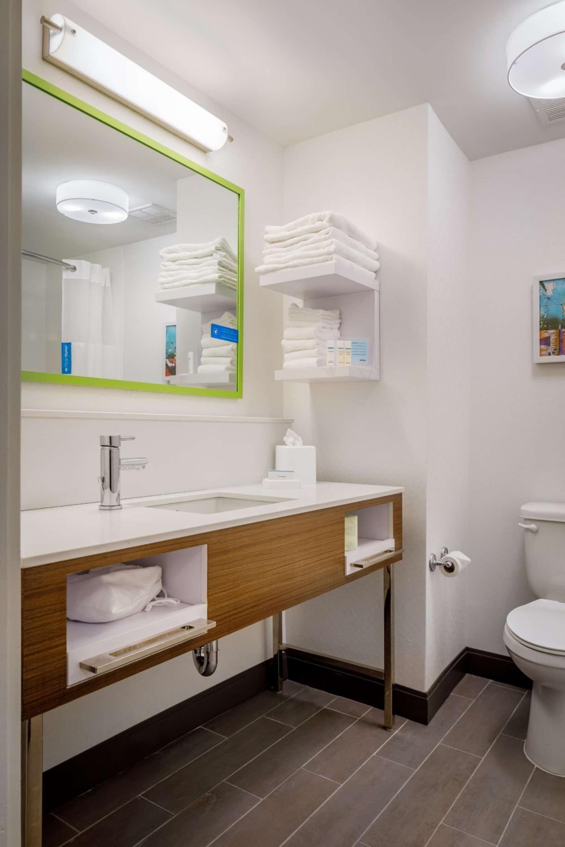 Hampton Inn By Hilton Paramus gallery photo in Paramus, NJ — image 39