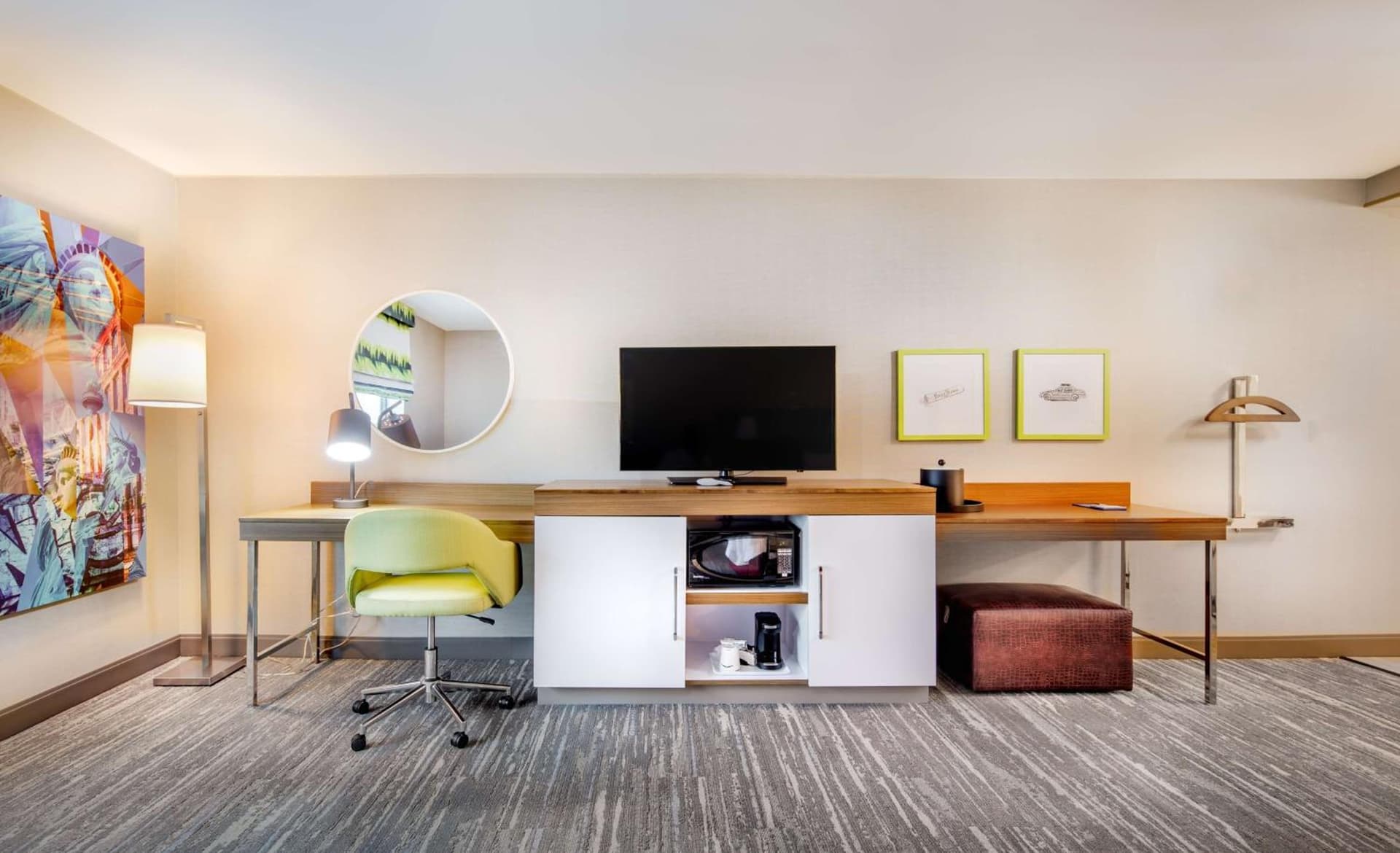 Hampton Inn By Hilton Paramus interior in Paramus, NJ — gallery photo 2