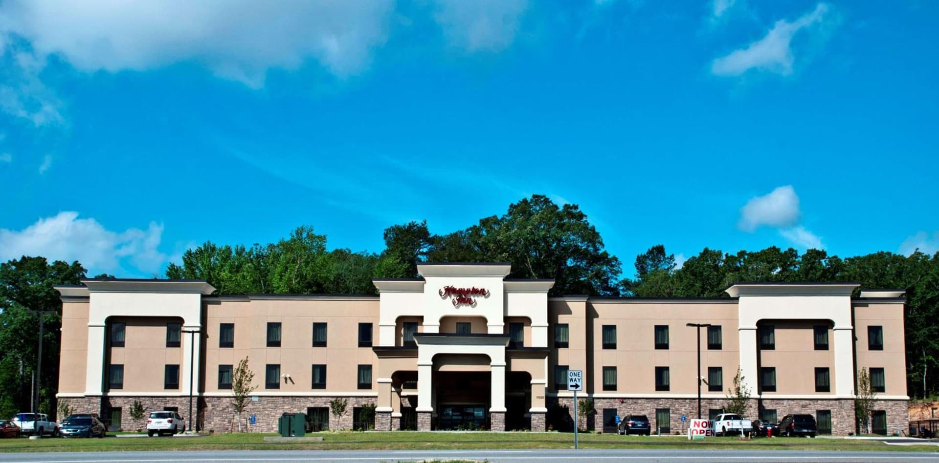 Hampton Inn Maumelle interior in Maumelle, AR — gallery photo 2