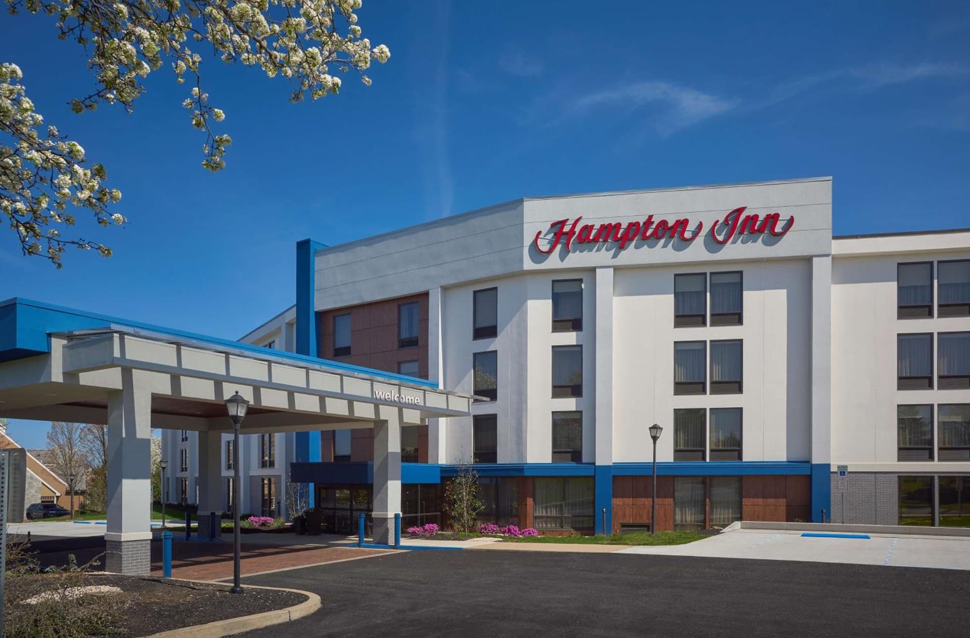 Hampton Inn Lancaster interior in Lancaster, PA — gallery photo 2