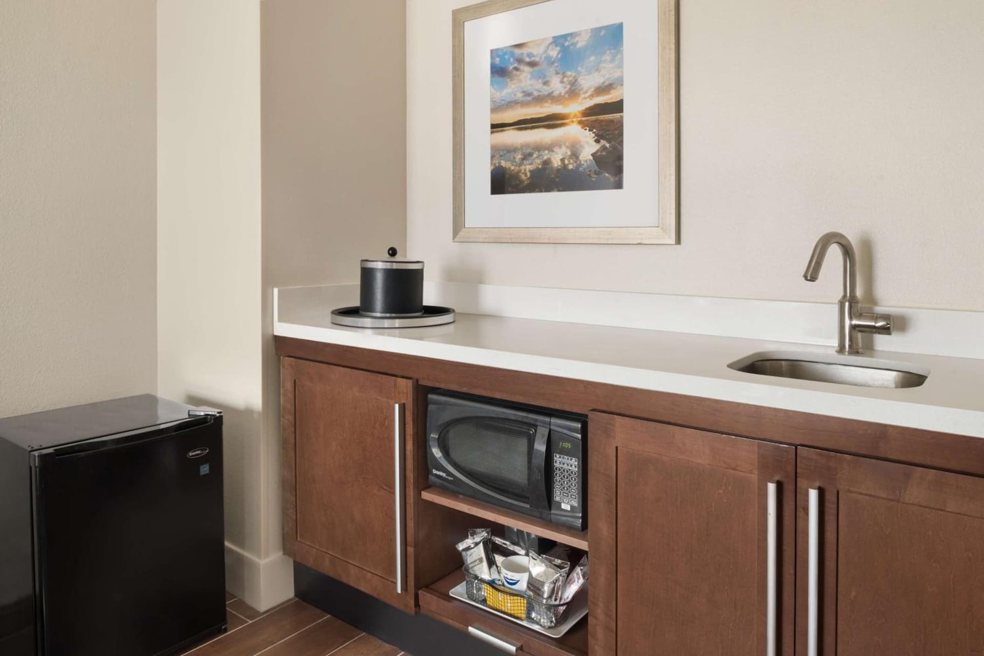 Hampton Inn Lawrence property views in Lawrence, KS — gallery photo 3