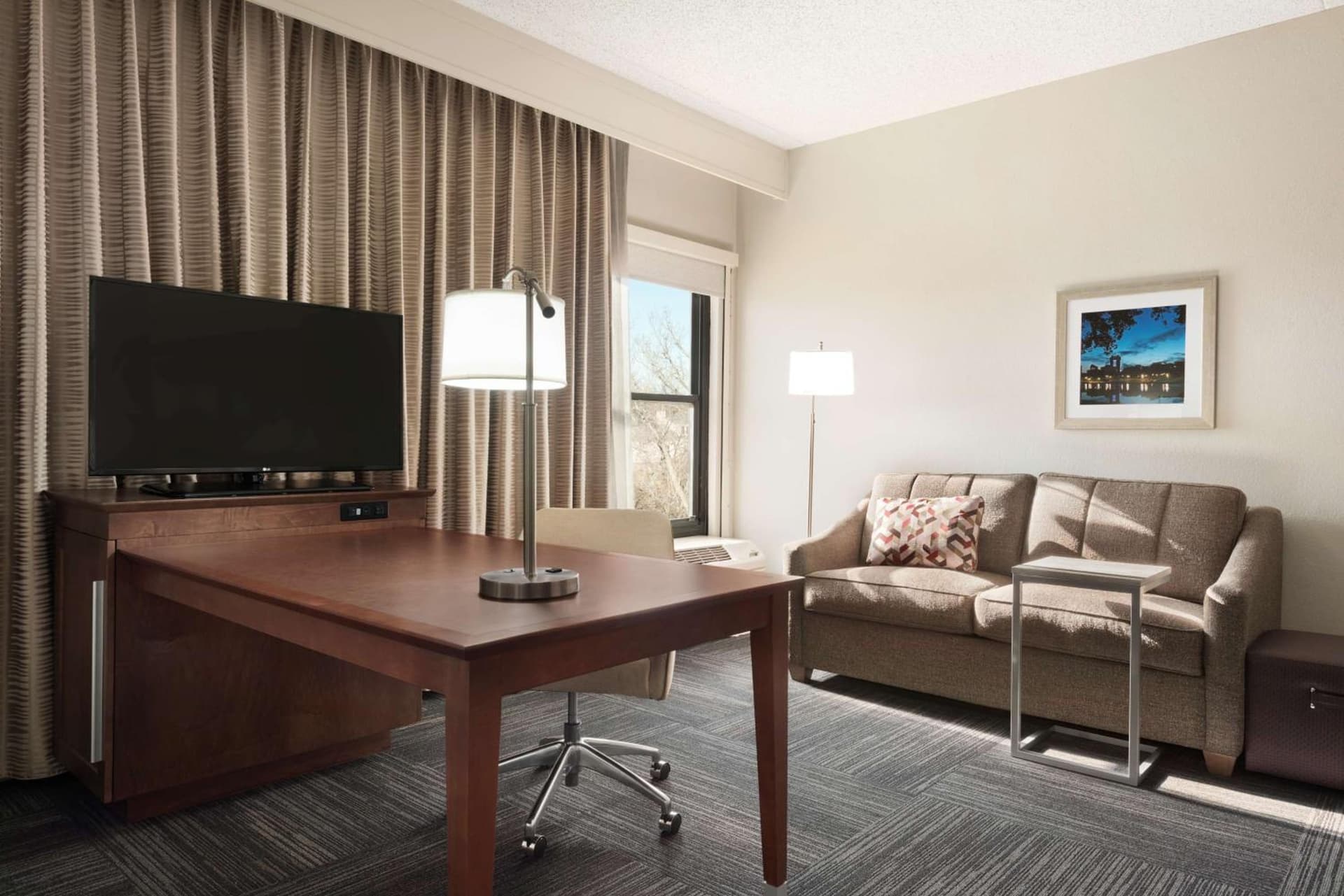 Hampton Inn Lawrence interior in Lawrence, KS — gallery photo 2
